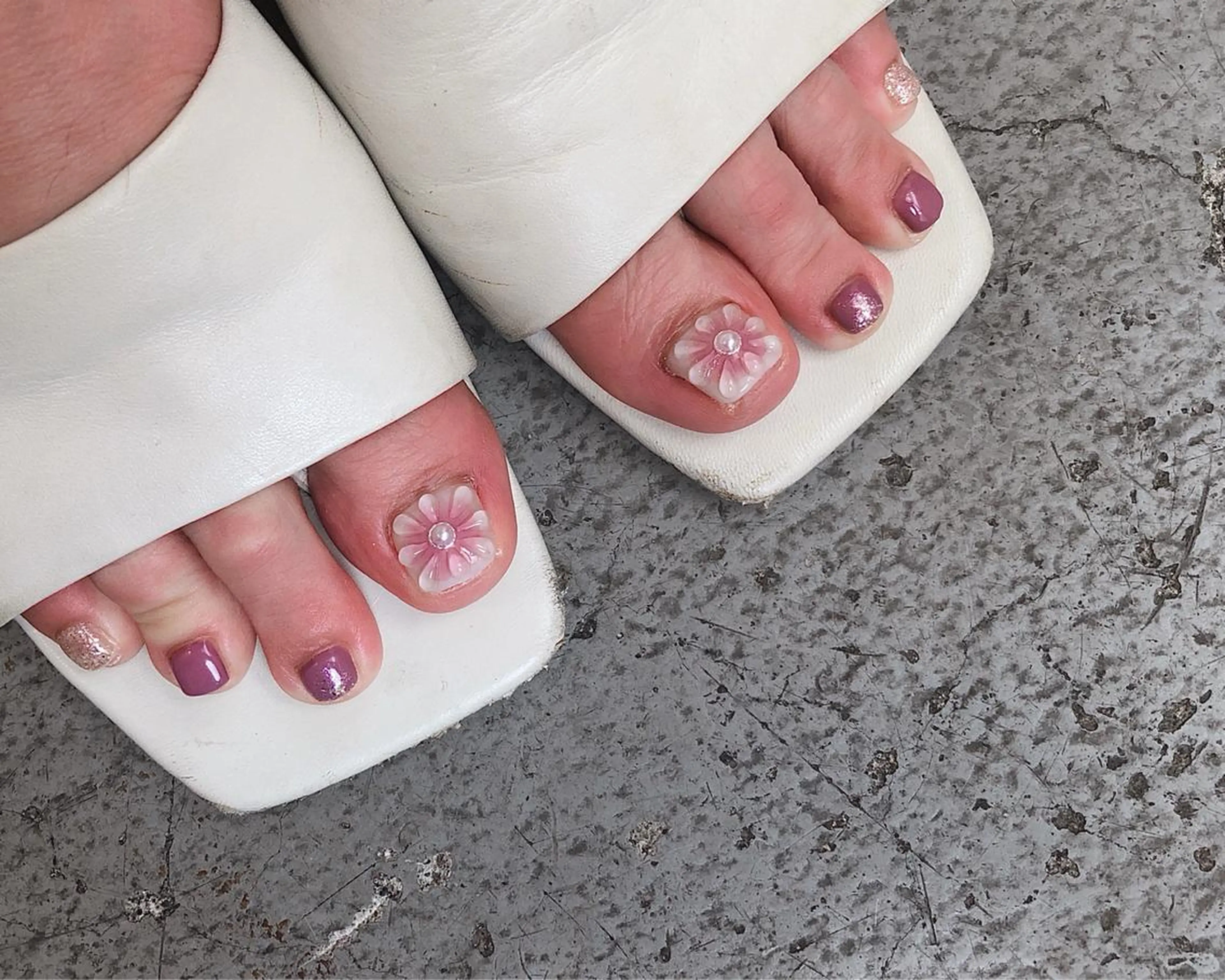 ネイル フラワーネイル パープル フットネイル nail heron所属・saki_ nail heronのその他イメージ
