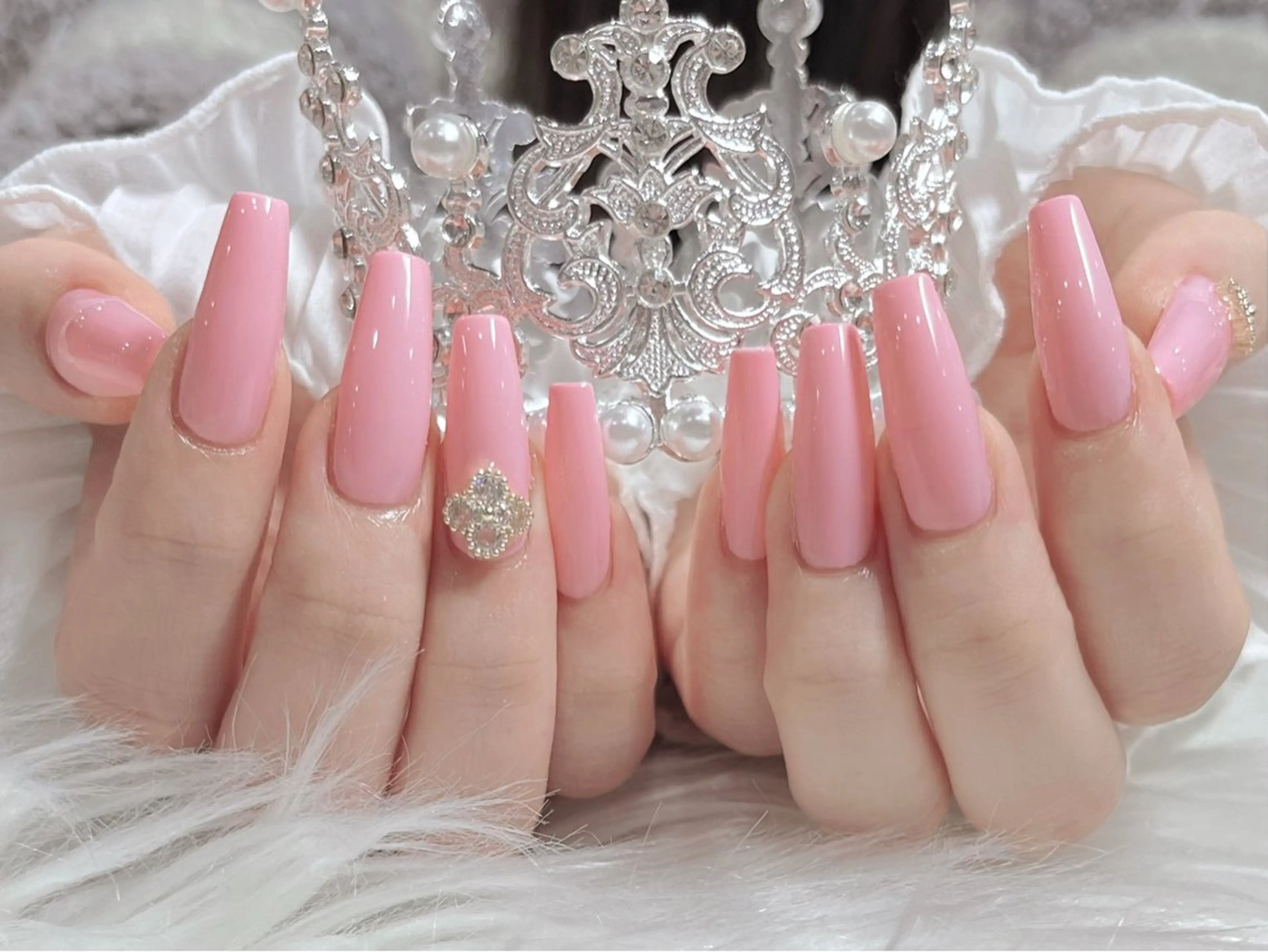 ネイル キラキラネイル ワンカラーネイル ピンク ハンドネイル FLY Nail Salonのネイルデザイン
