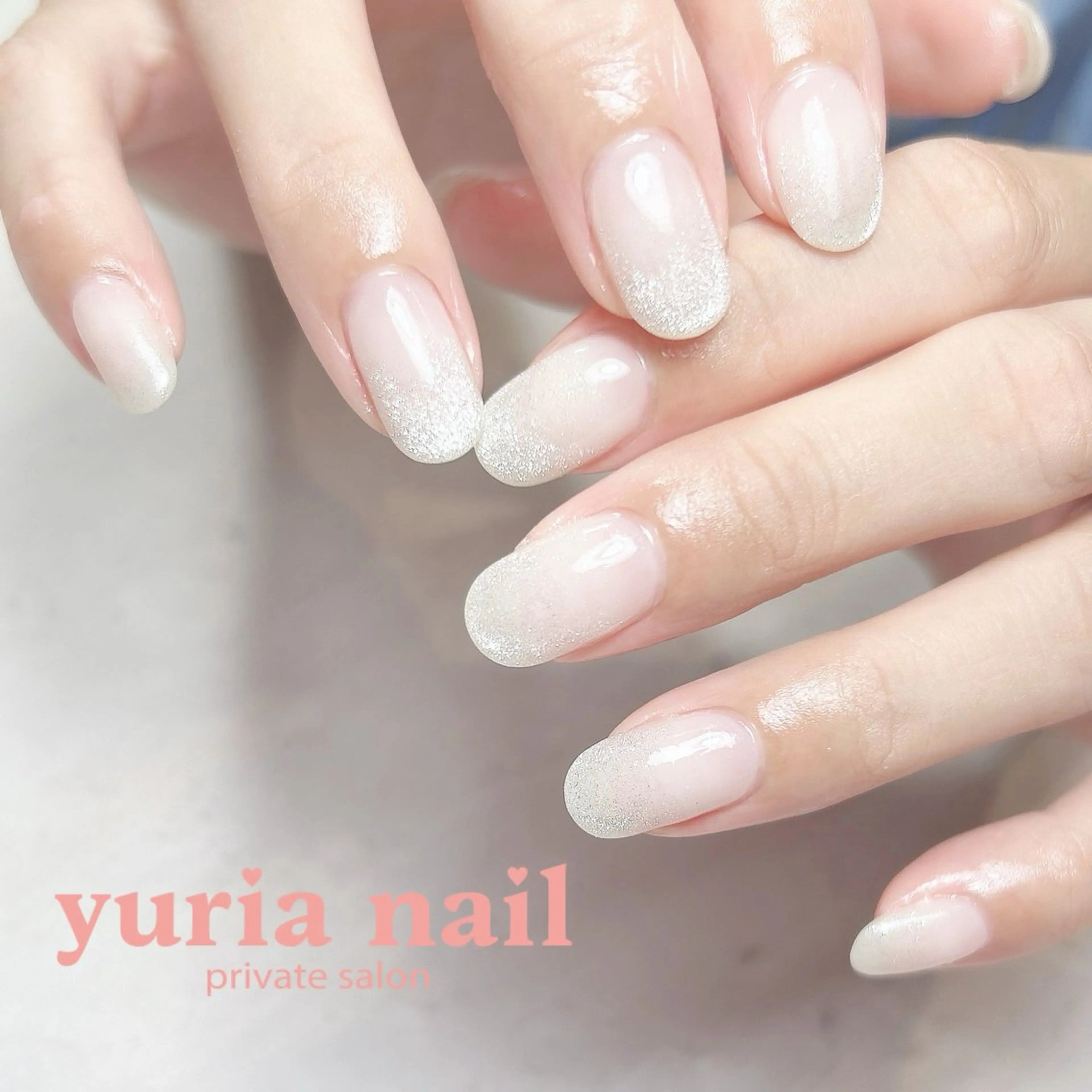 ネイル ジェルネイル グラデーション マグネットネイル ワンカラーネイル ホワイト フットネイル 小林 ゆりあのネイルデザイン