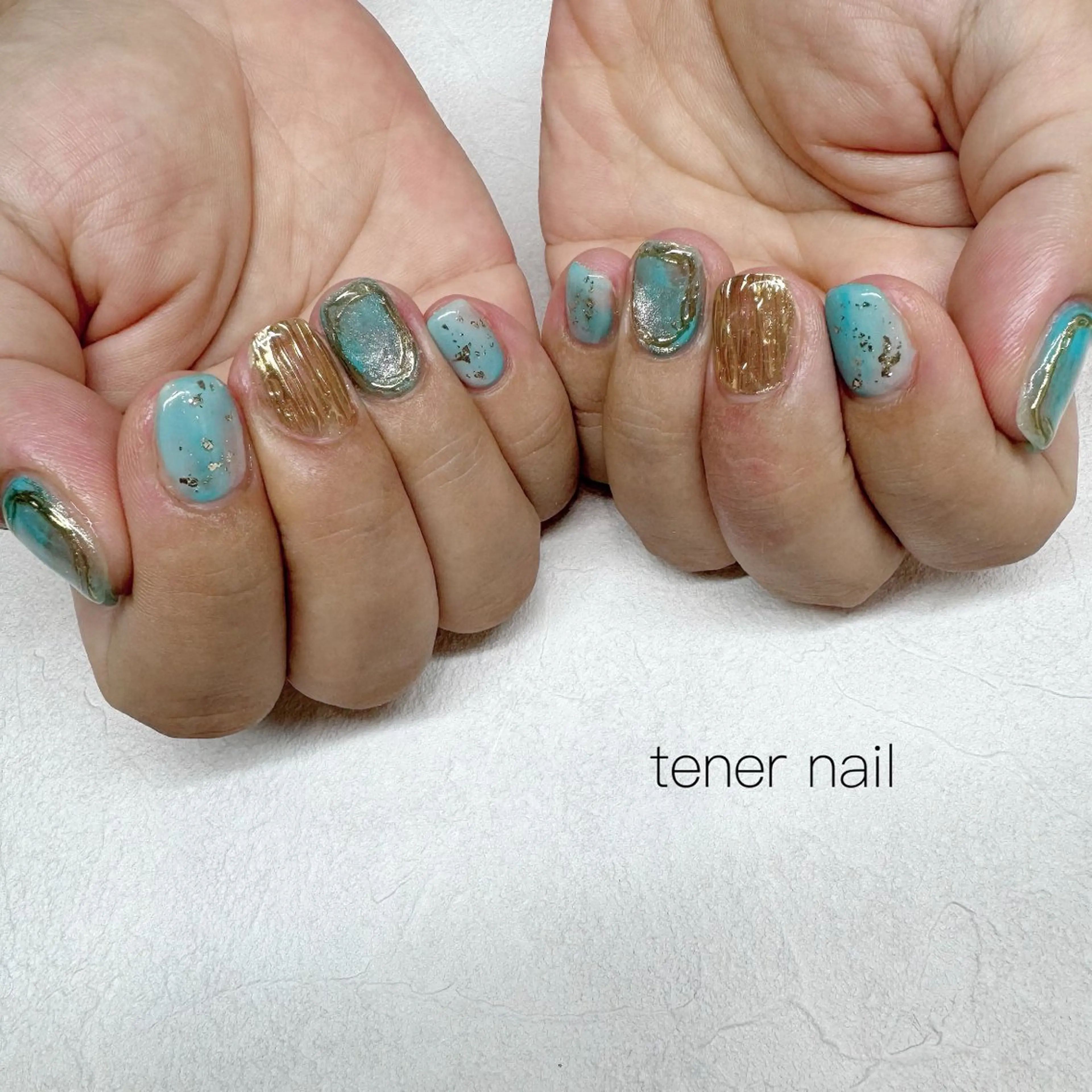 ネイル ゴールド ニュアンスネイル ハンドネイル tener  nail  テネルネイル所属・テネルネイル tener nailのネイルデザイン