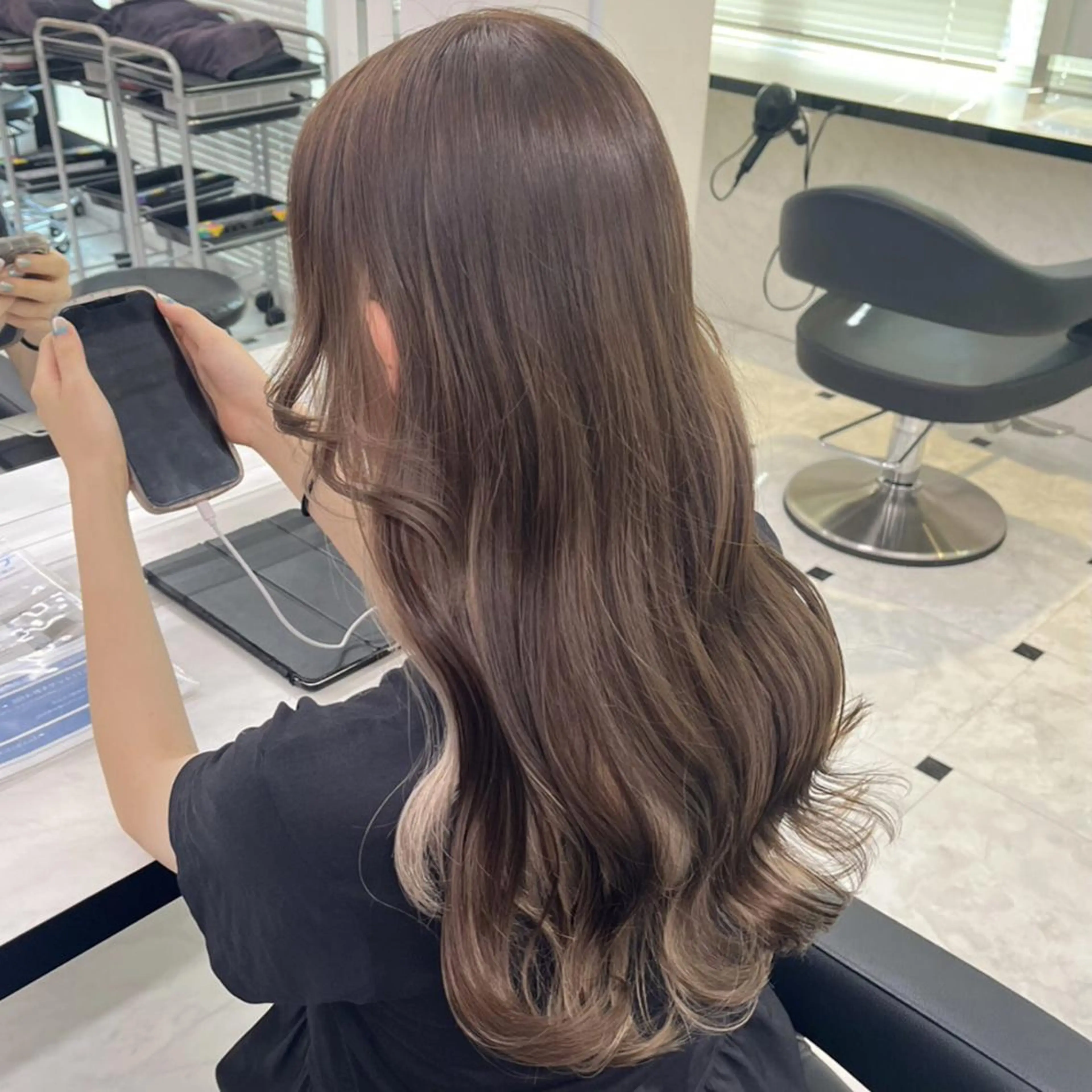 カラー 冬の透明感暗髪❄️ トレンドカラー❄️のヘアスタイル