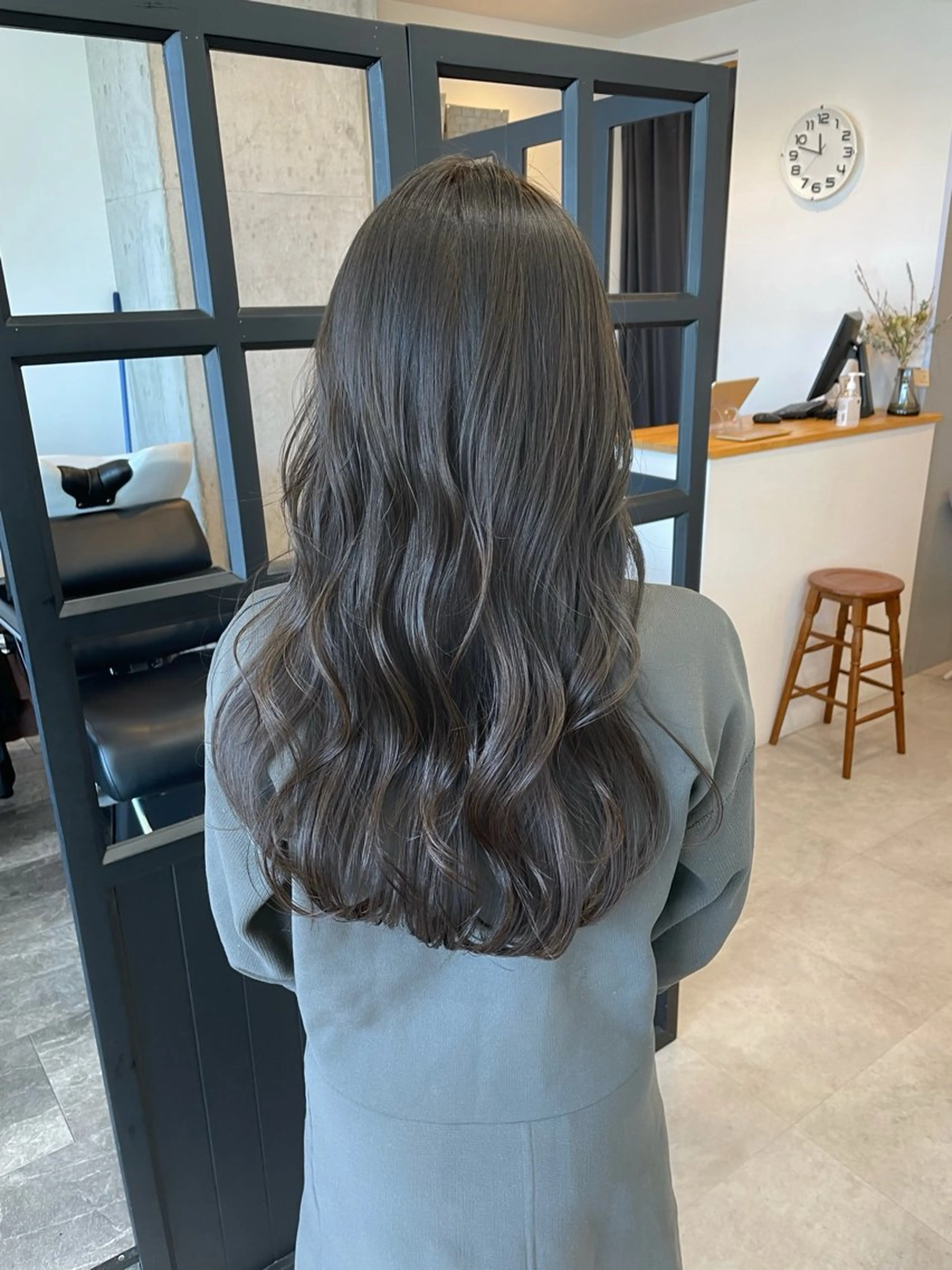 ロング カラー 里田 実奈美のヘアスタイル