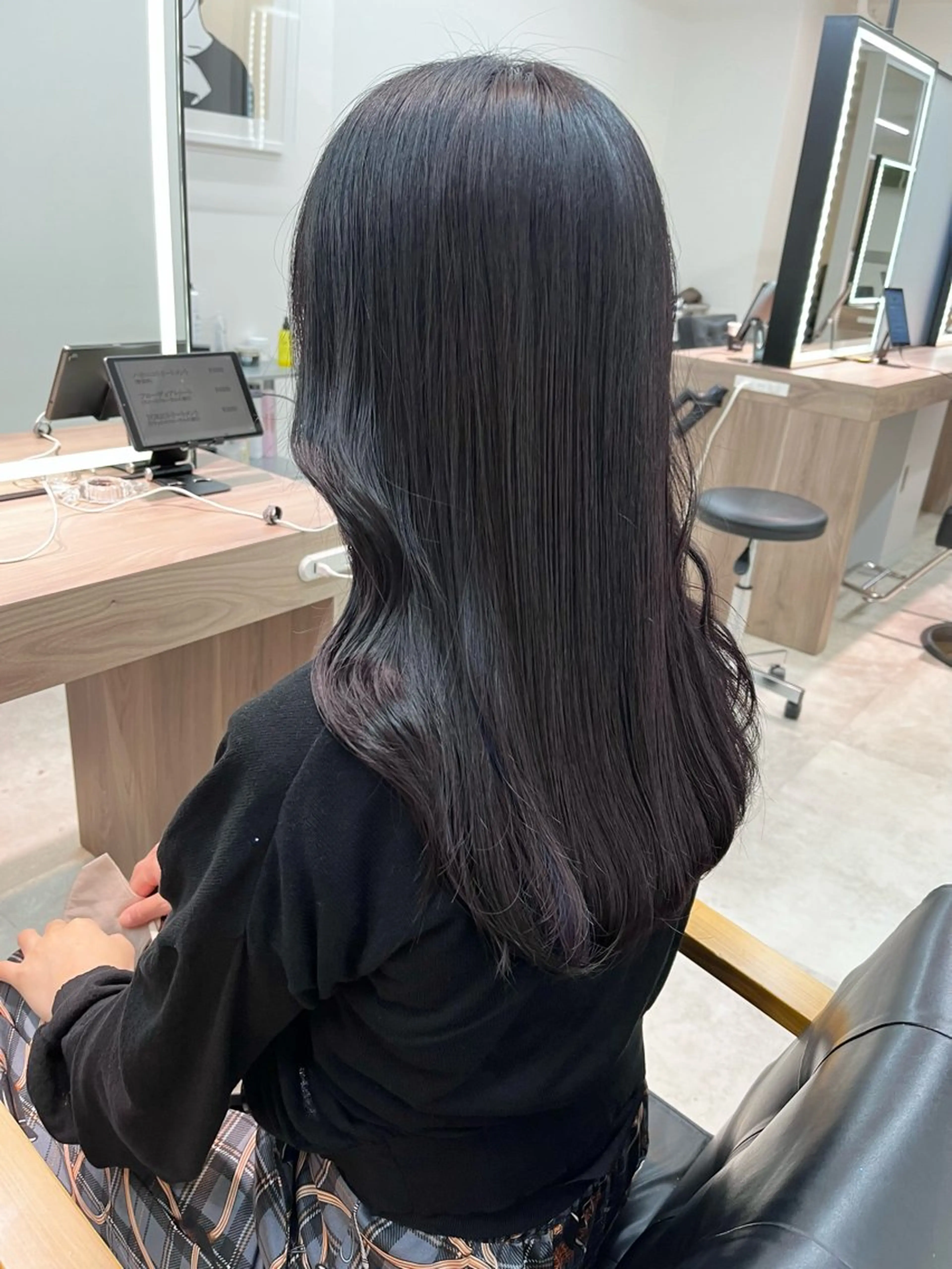 ロング カラー グレージュ イルミナカラー ラベンダーカラー ラベンダーグレージュ ラベンダーグレー ﾚｲﾔｰ/ﾊｲﾄｰﾝ ೀユイ🌙のヘアスタイル