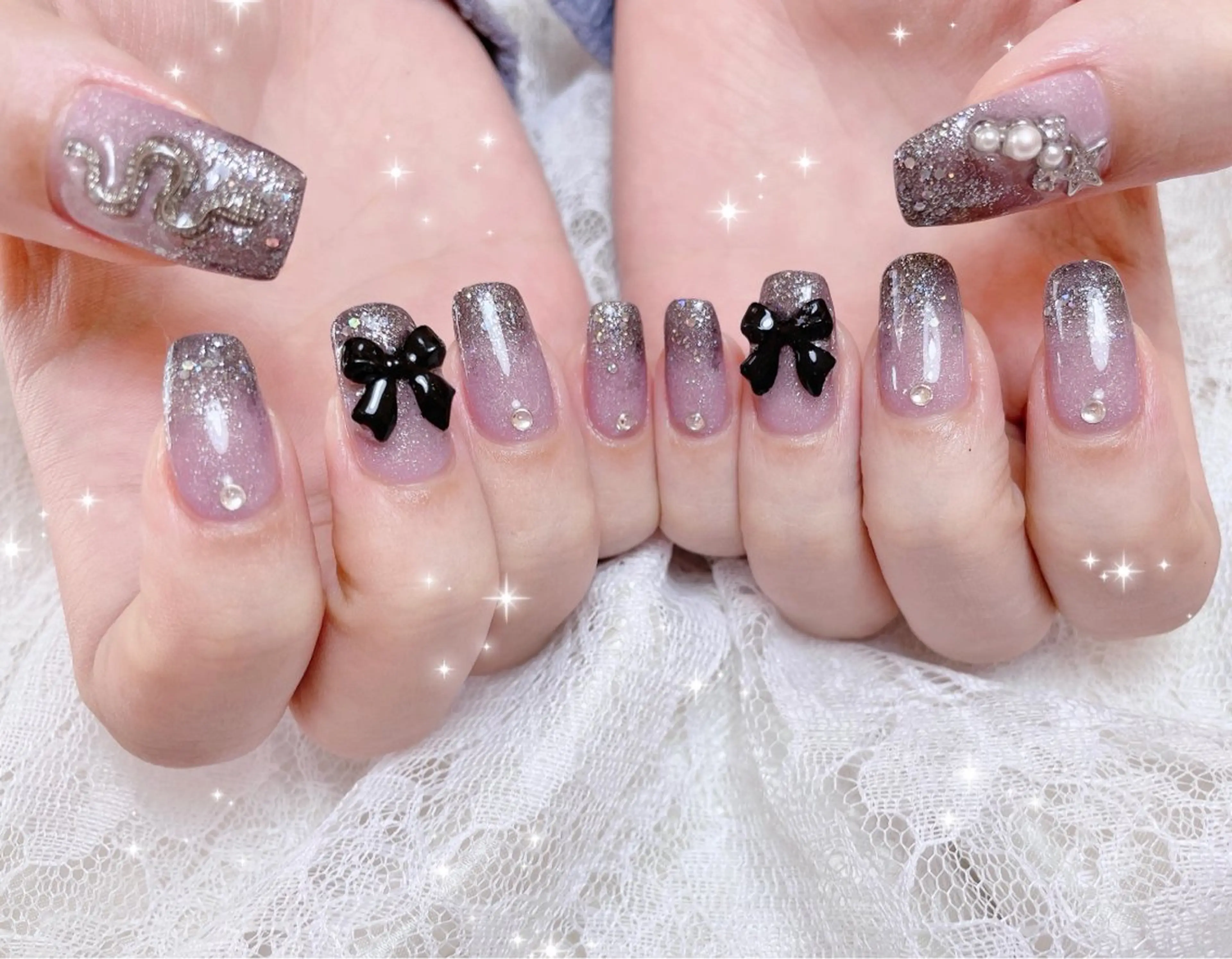 ネイル グラデーション キラキラネイル ハンドネイル FLARE NAIL フレアネイルのネイルデザイン