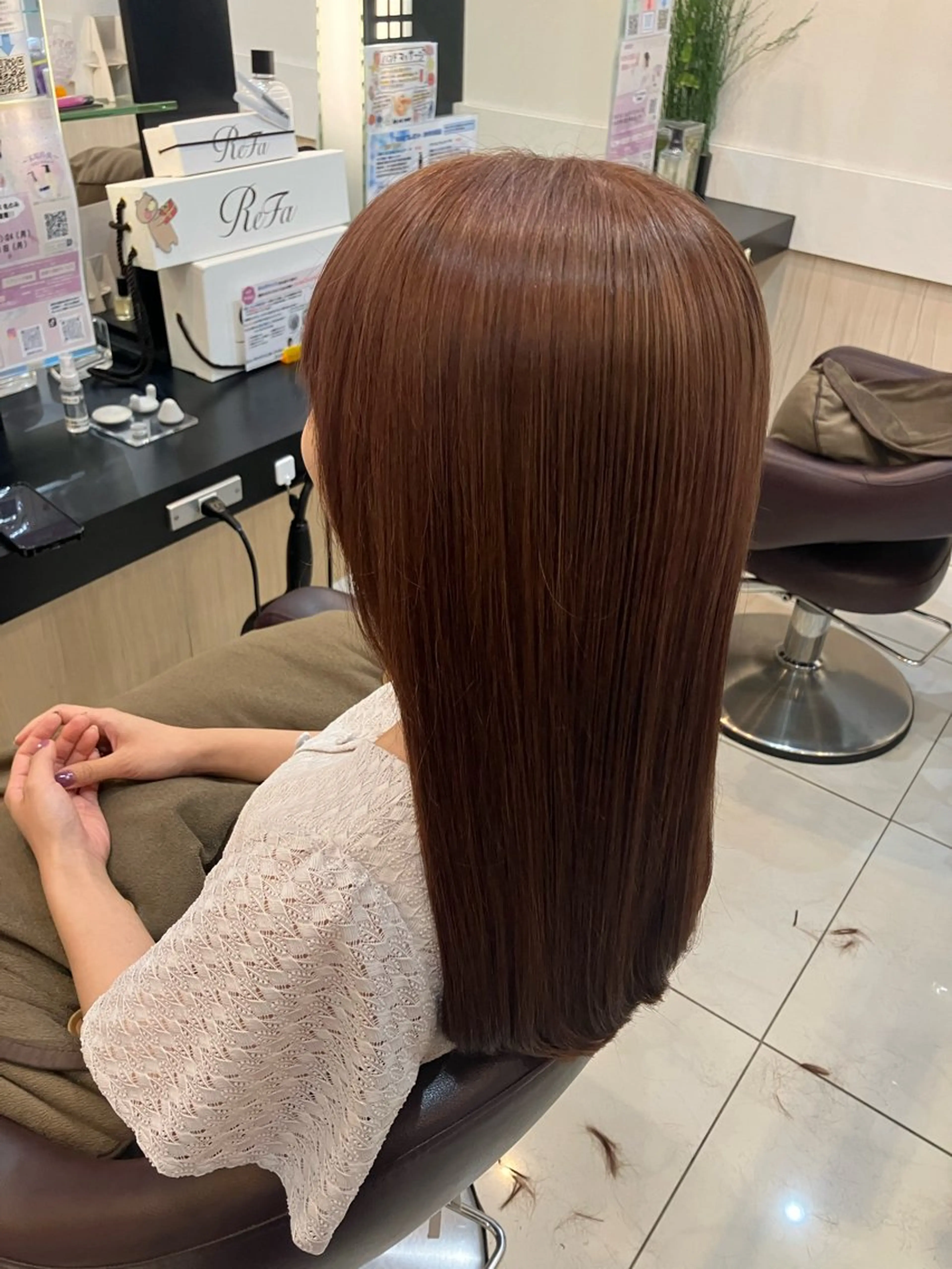 セミロング カット ヘアカラー yukari 艶髪ヘアのヘアスタイル