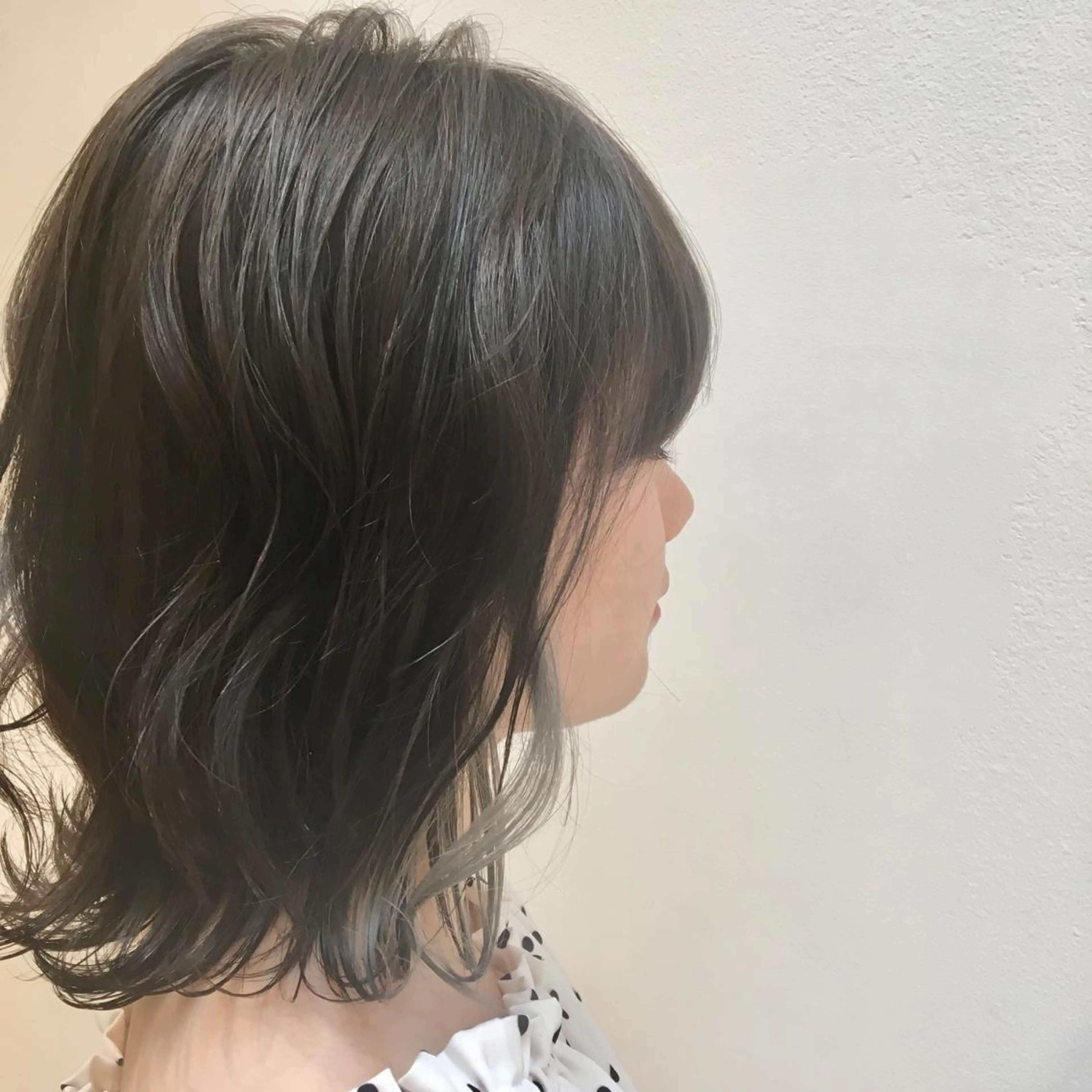ミディアム カラー loca by tree所属・うる艶暖色カラー HARUNAのヘアスタイル