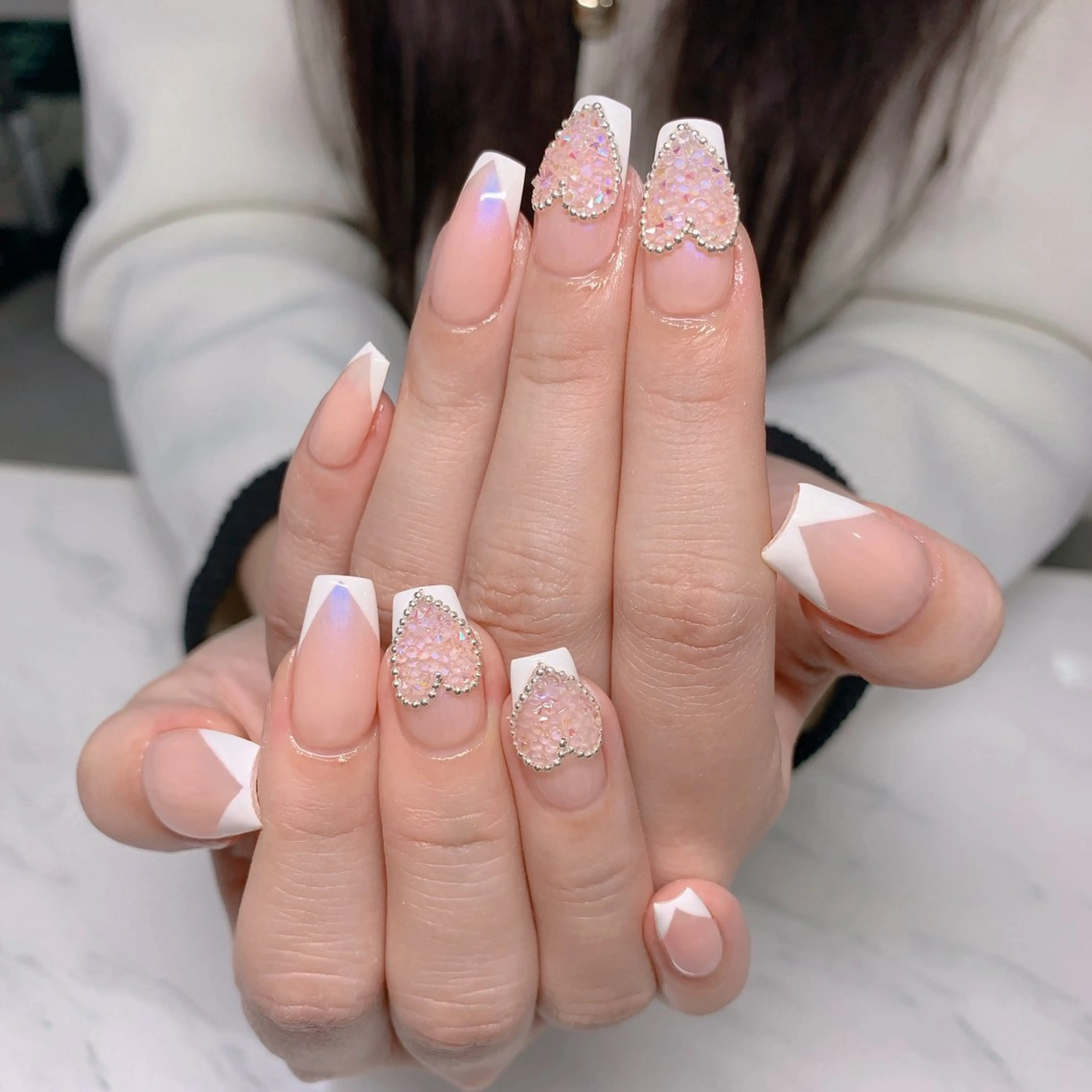 ネイル オーロラネイル 長さ出し フットネイル ジェルネイル キラキラネイル ハンドネイル インフィニティ ネイルサロンのネイルデザイン