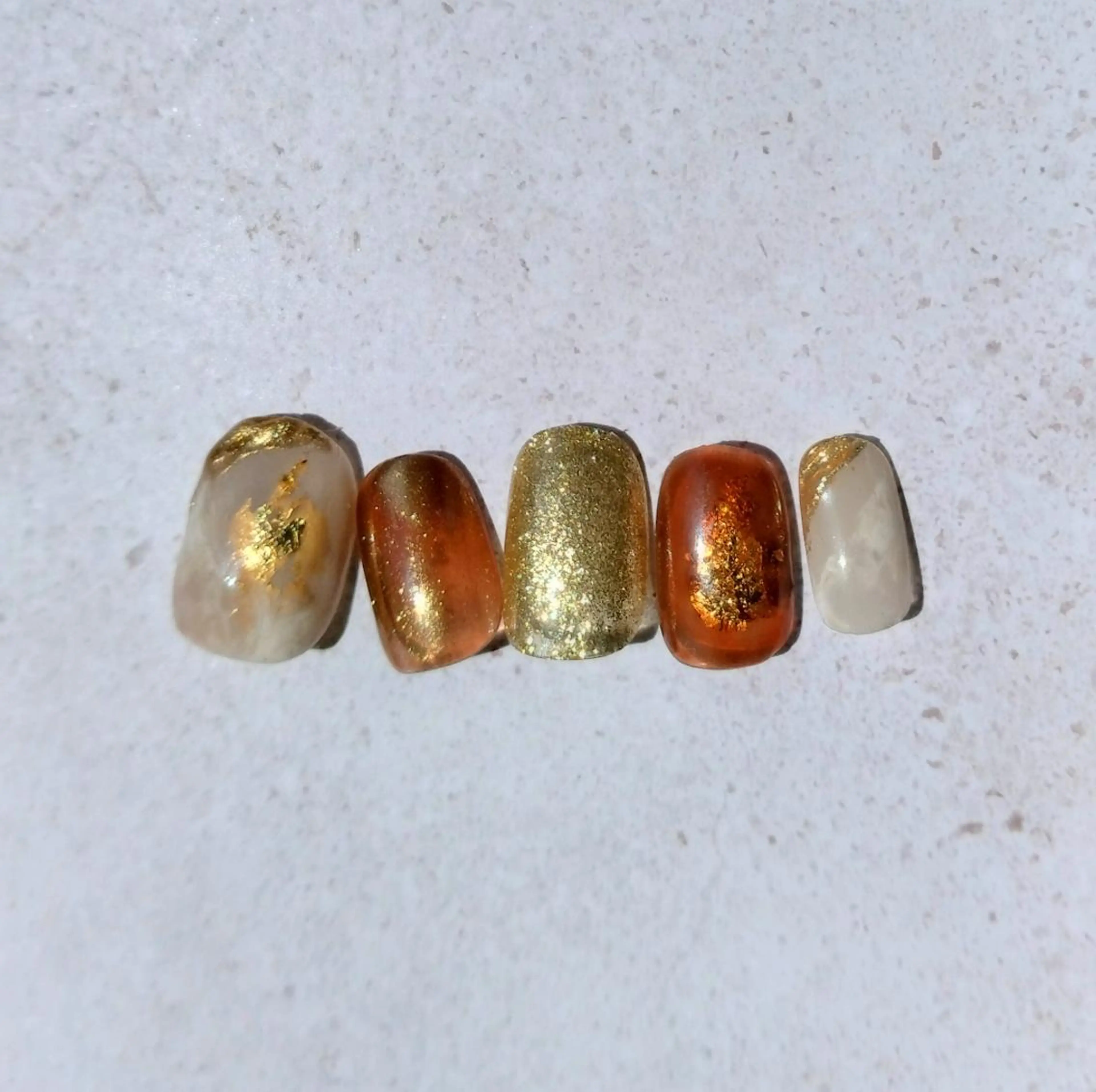 ネイル ミラーネイル ニュアンスネイル Nailsalon manoのネイルデザイン