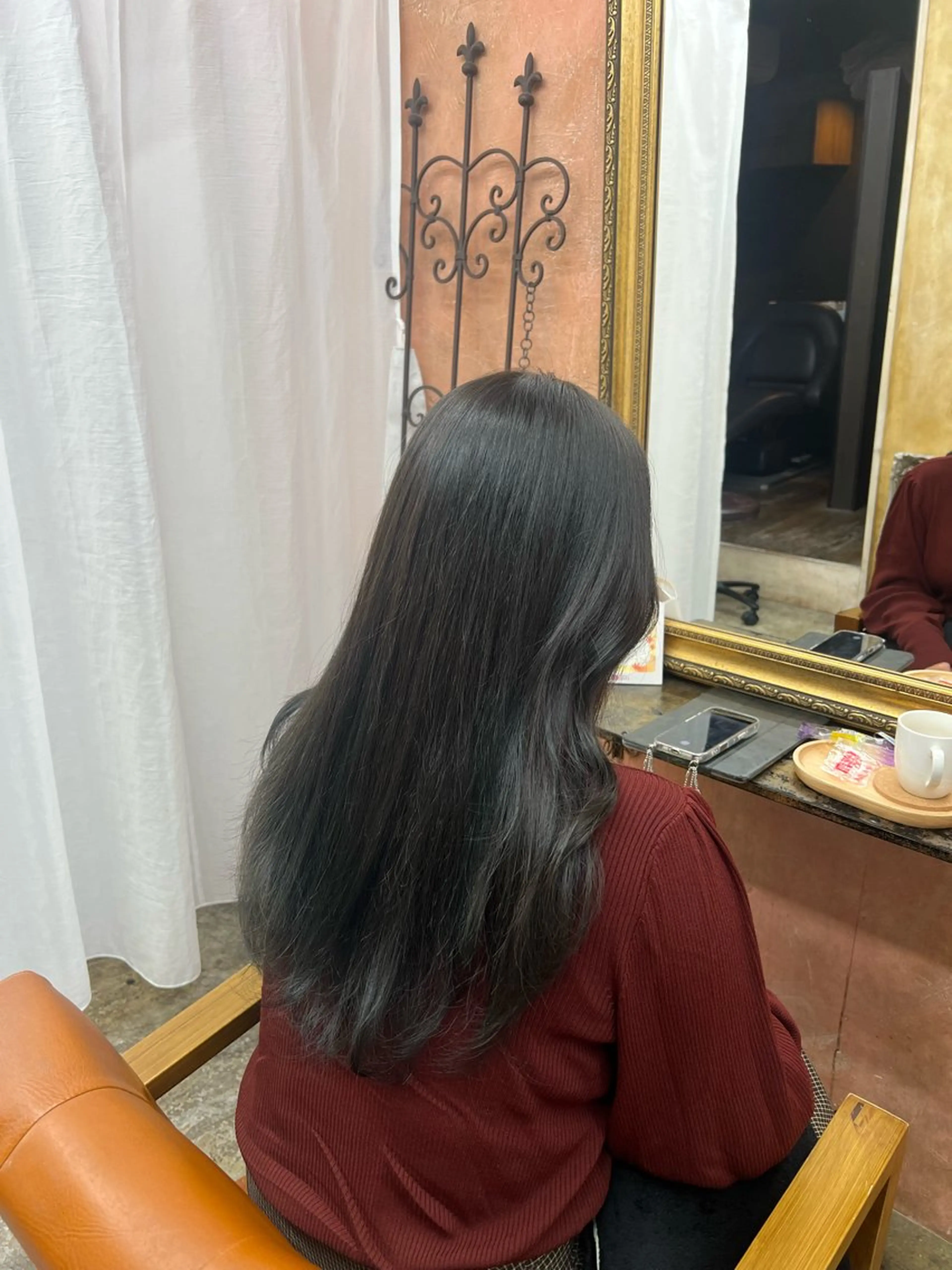 ロング カット ヘアカラー ともざねゆか UniQのヘアスタイル