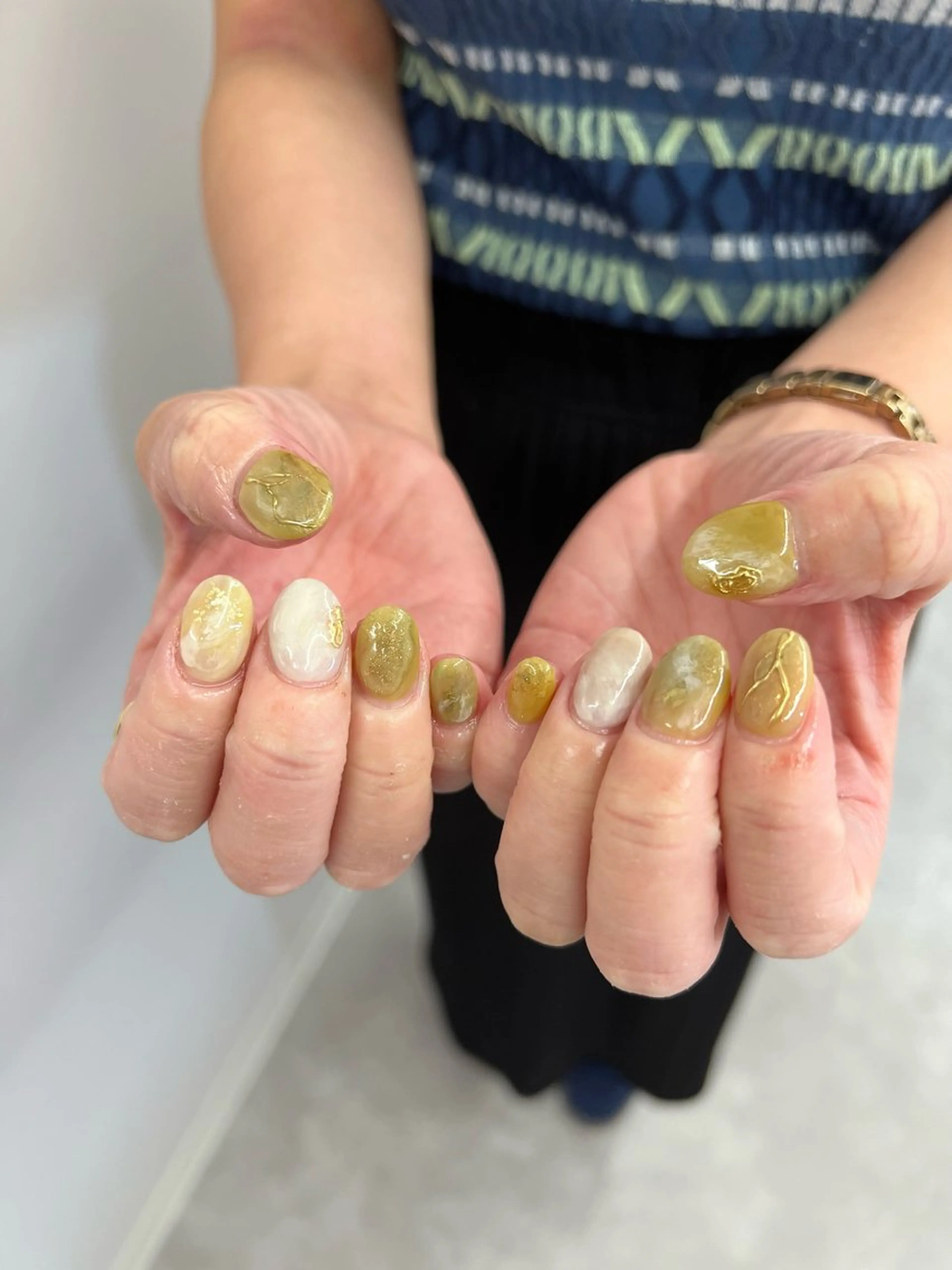 ネイル ジェルネイル グリーン マグネットネイル ミラーネイル ニュアンスネイル ハンドネイル ハンドケア Bana_ Nailのネイルデザイン
