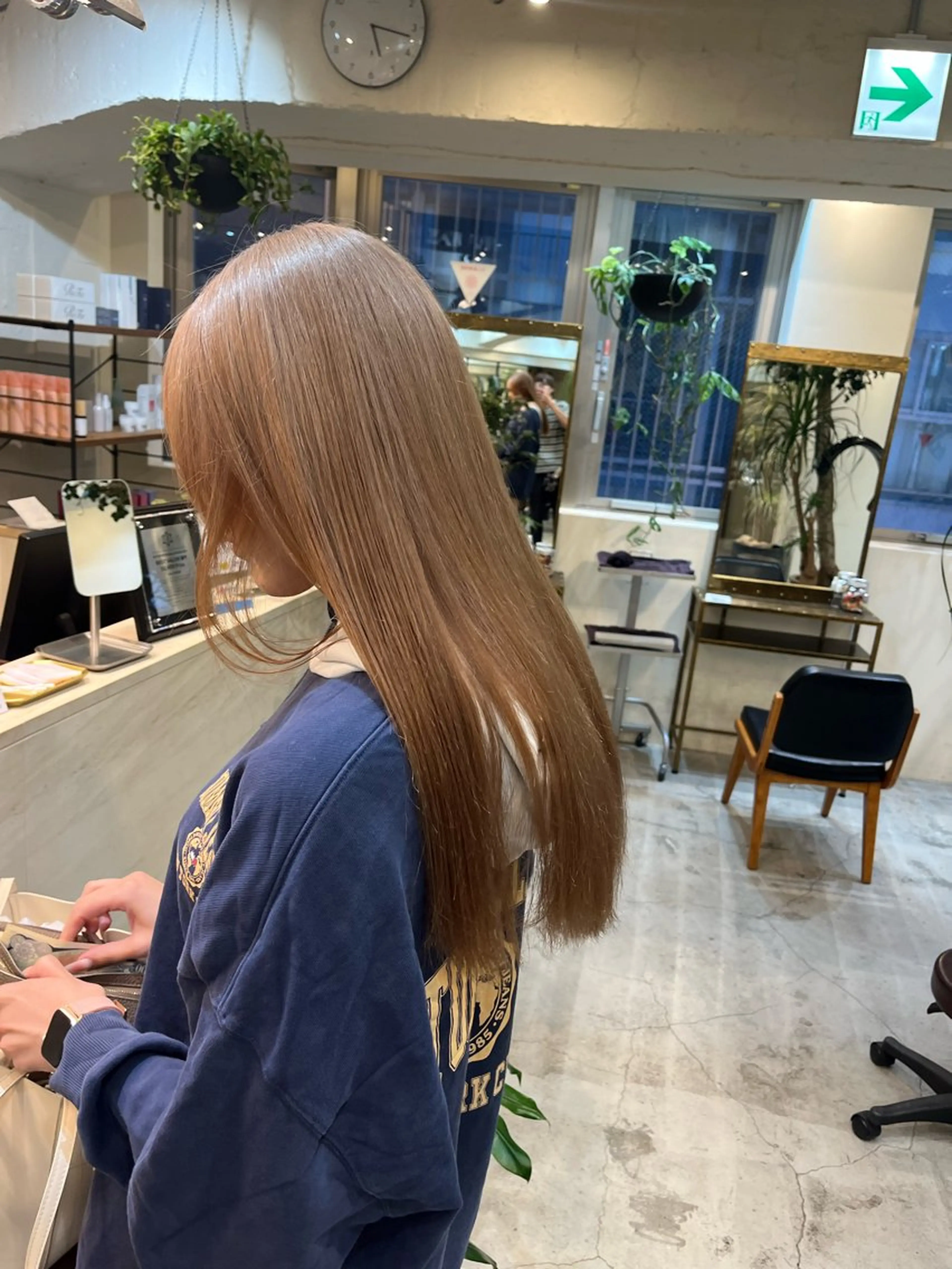 ブリーチ毛髪質改善ストレートの写真