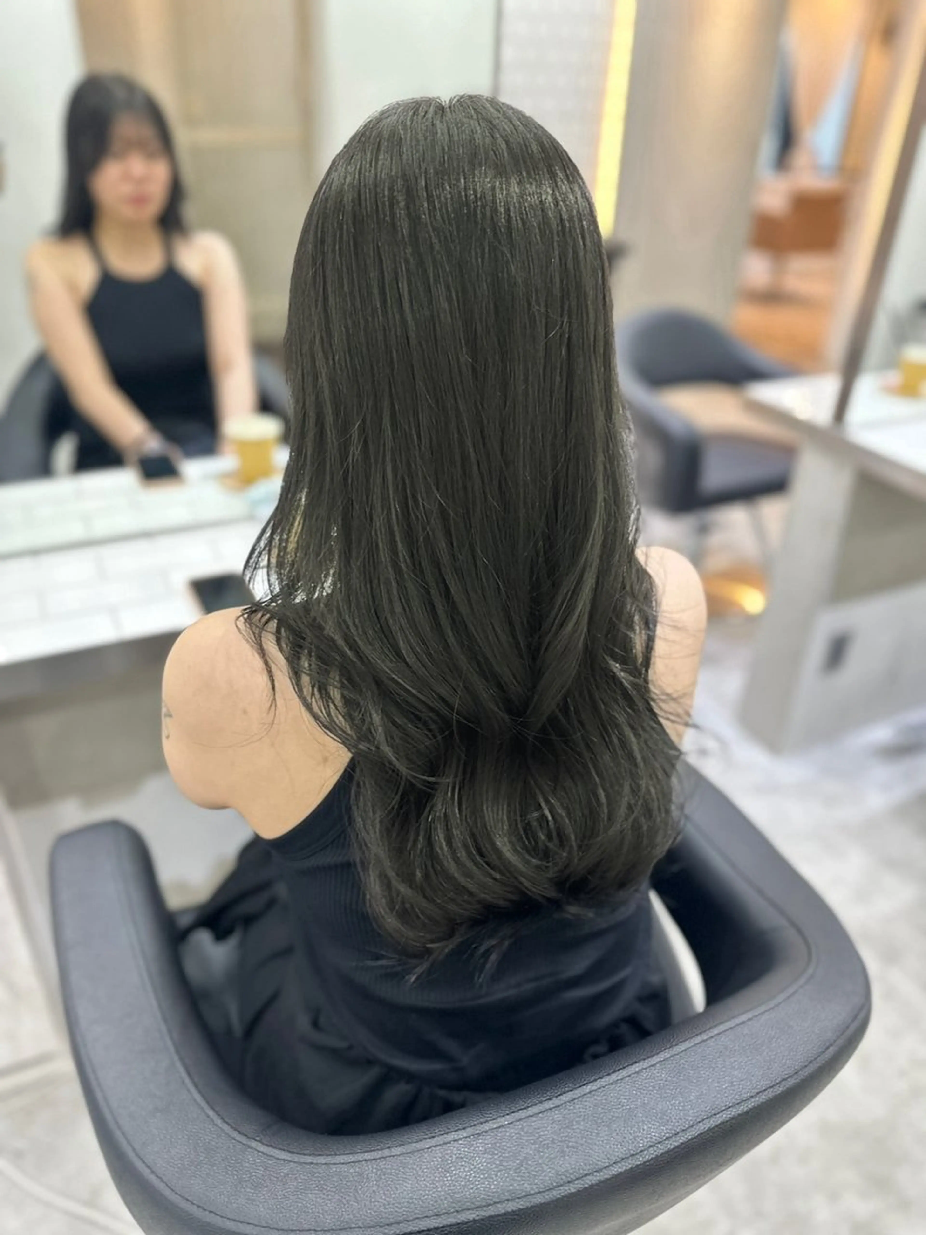 ロング カラー カット ヘアカラー トリートメント レイヤー 顔周り グレージュ/添田晃基のヘアスタイル