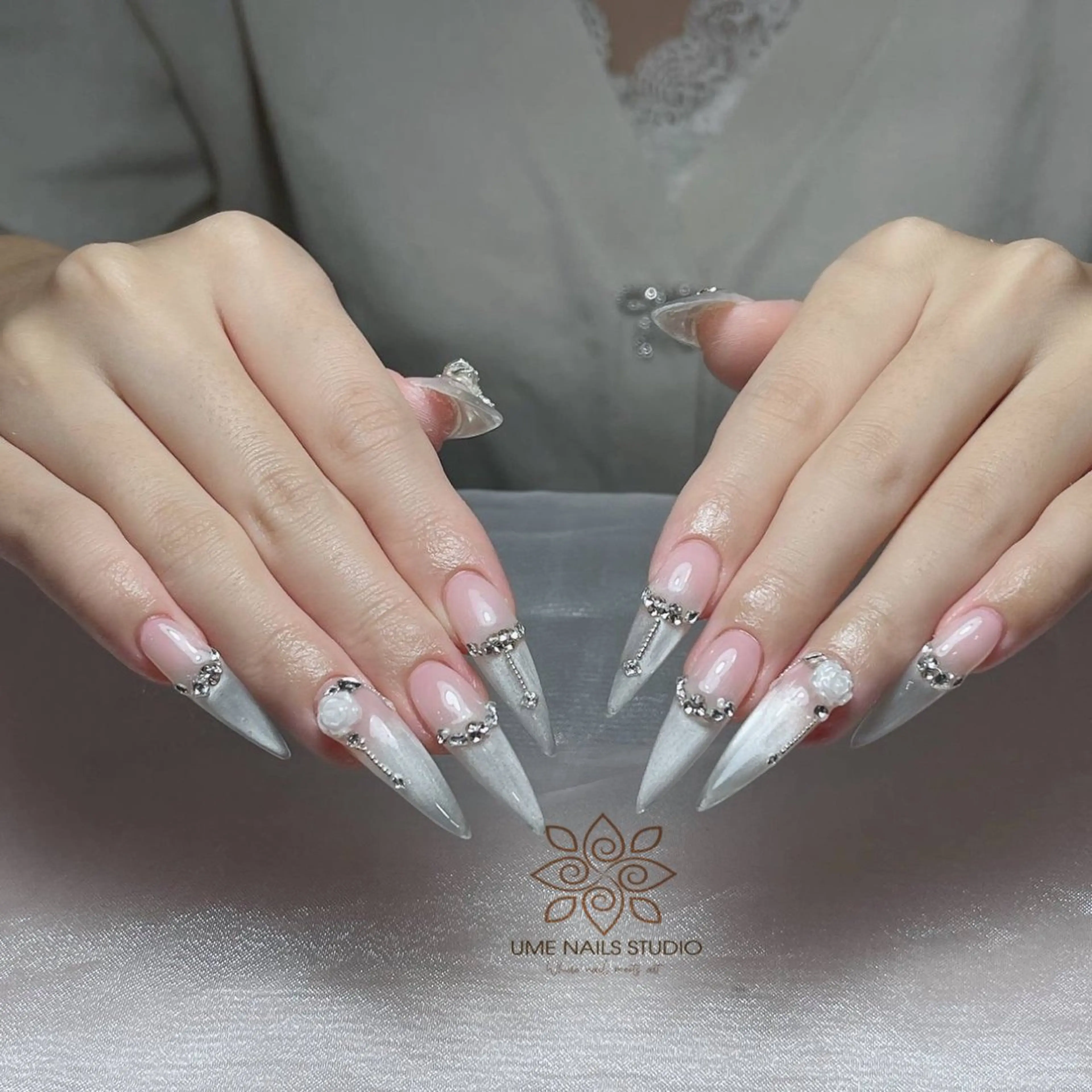 ネイル チークネイル クリアネイル ガーリー キラキラネイル 韓国ネイル ハンドネイル Ume Nail Studioのネイルデザイン