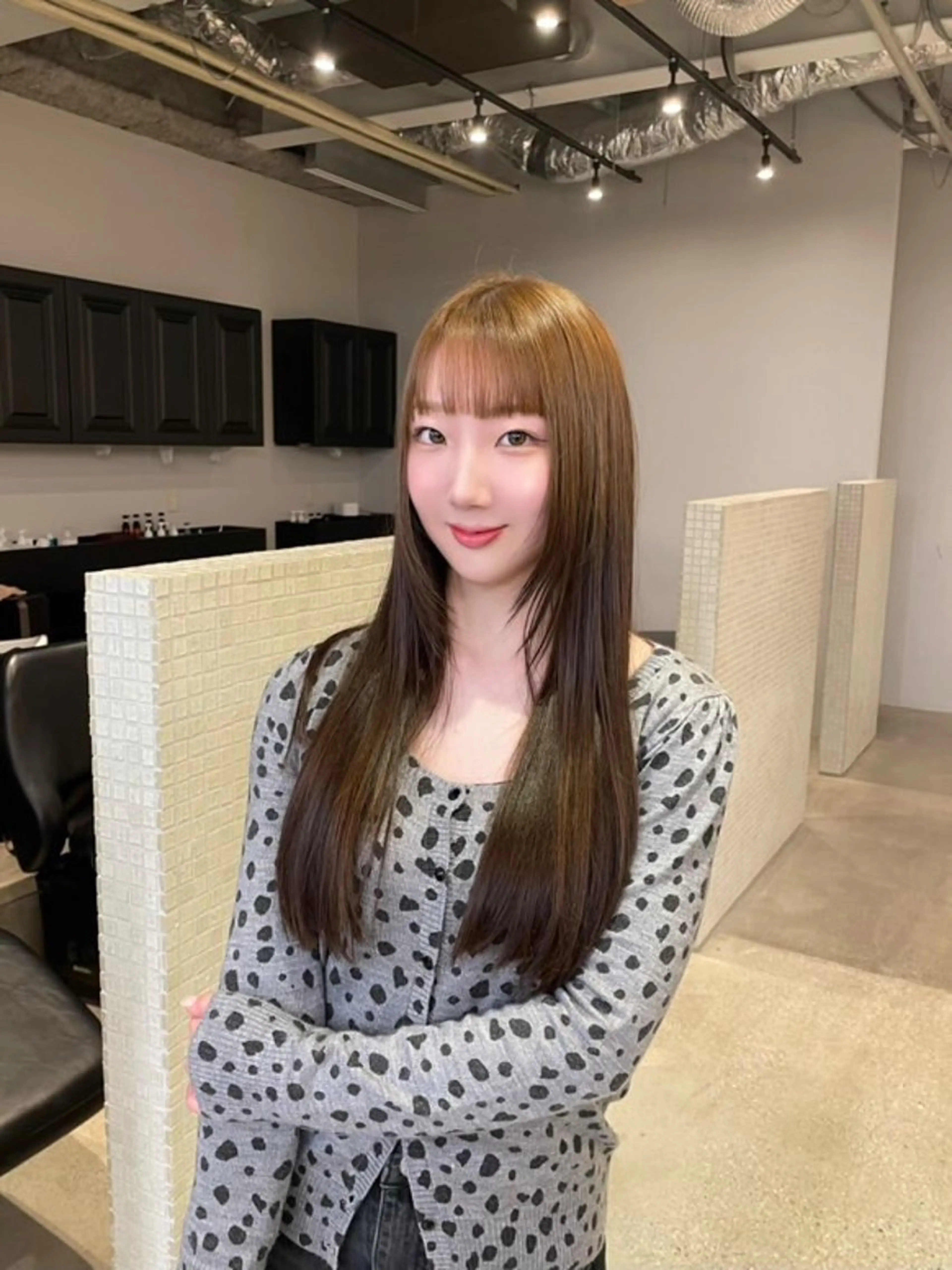 ロング 顔周りカット レイヤーカット December jingumae所属・松井 涼馬のヘアスタイル