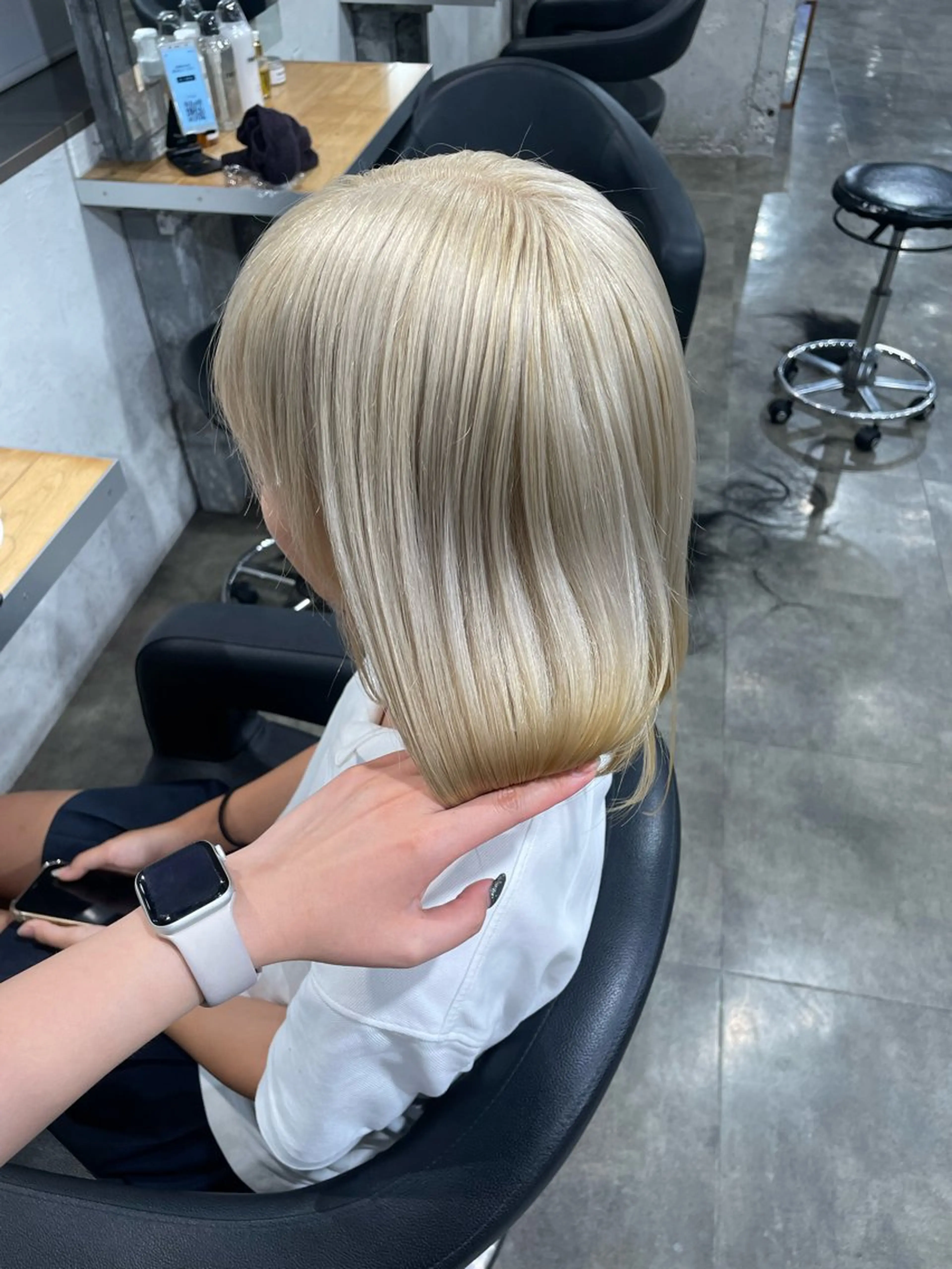 ミディアム カラー ヘアカラー ハイトーンブロンド 横浜💞ミオのヘアスタイル