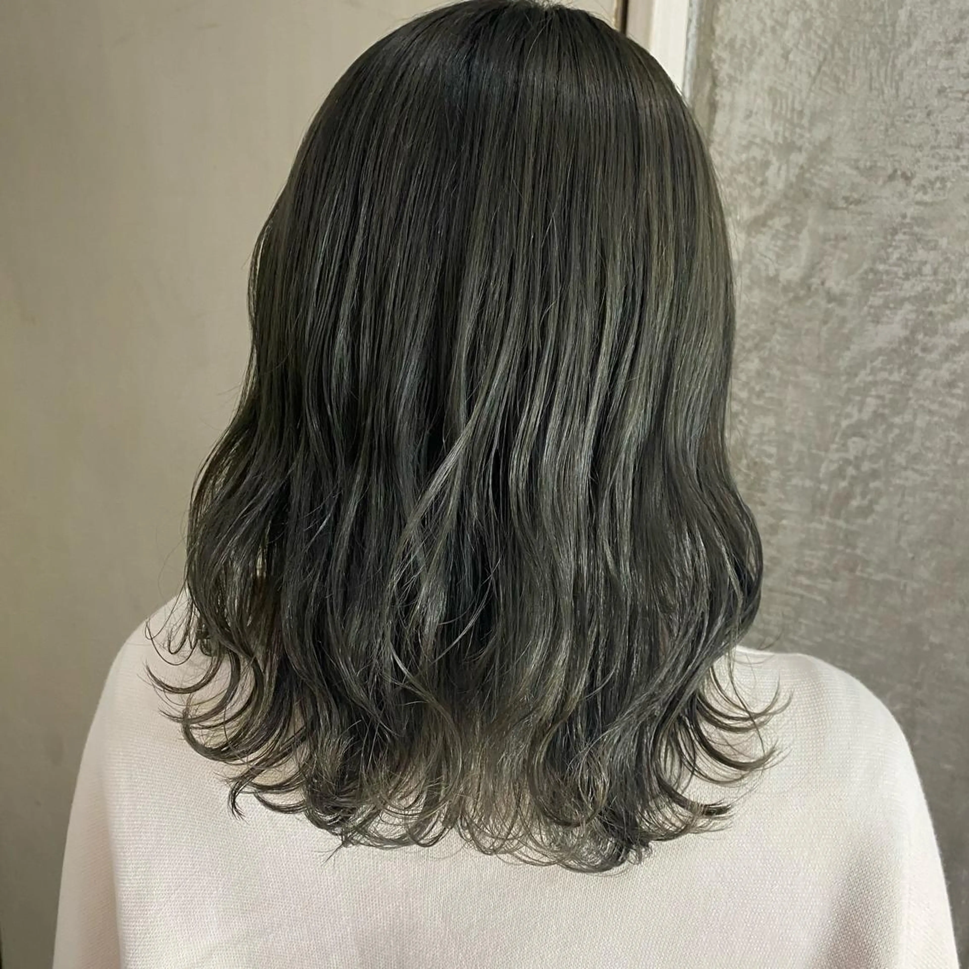 ミディアム カラー オリーブカラー Legami 熊本(レガーミ)所属・清村 和音のヘアスタイル