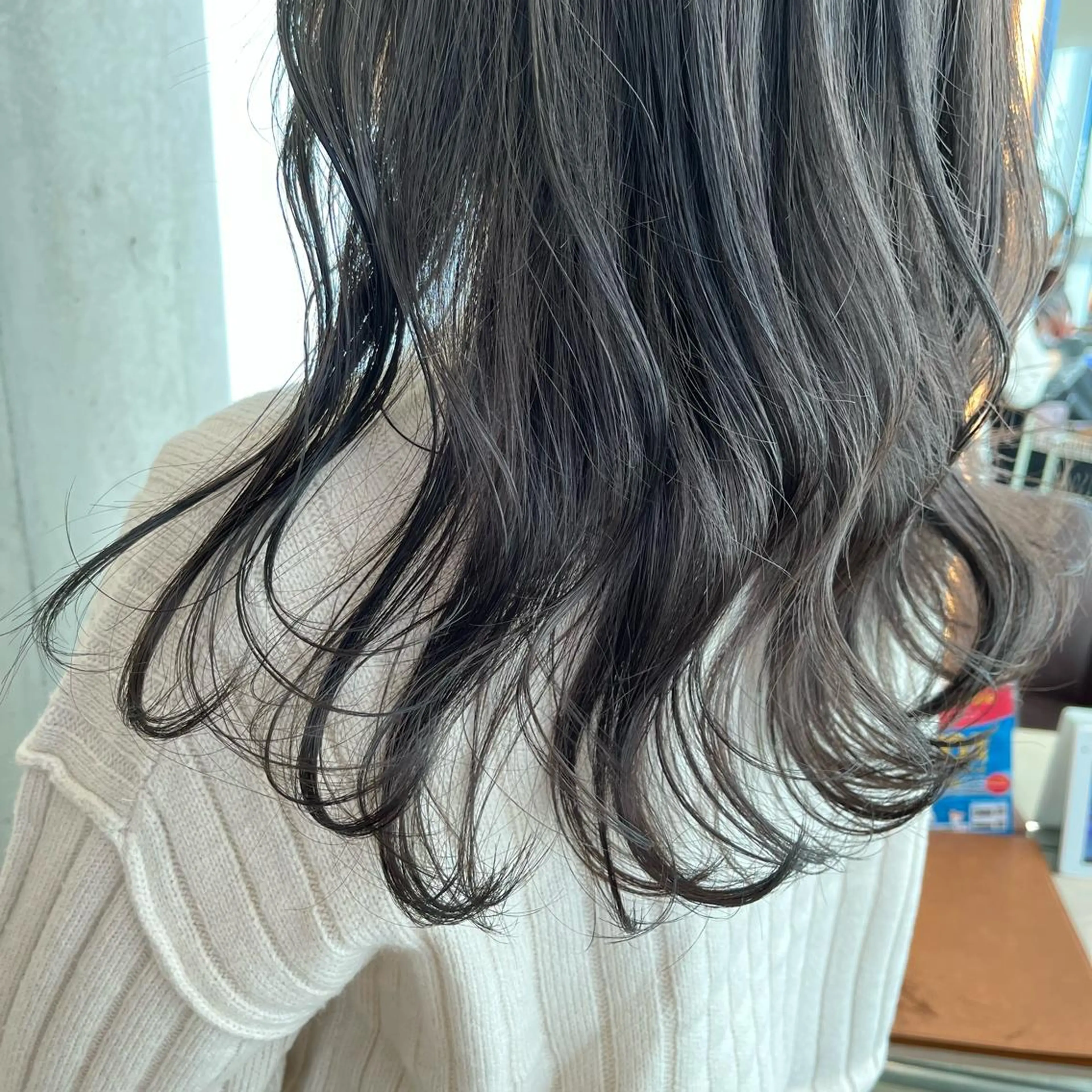 セミロング カラー グレージュ ヘアカラー トリートメント サソウ ユリエ🥥のヘアスタイル