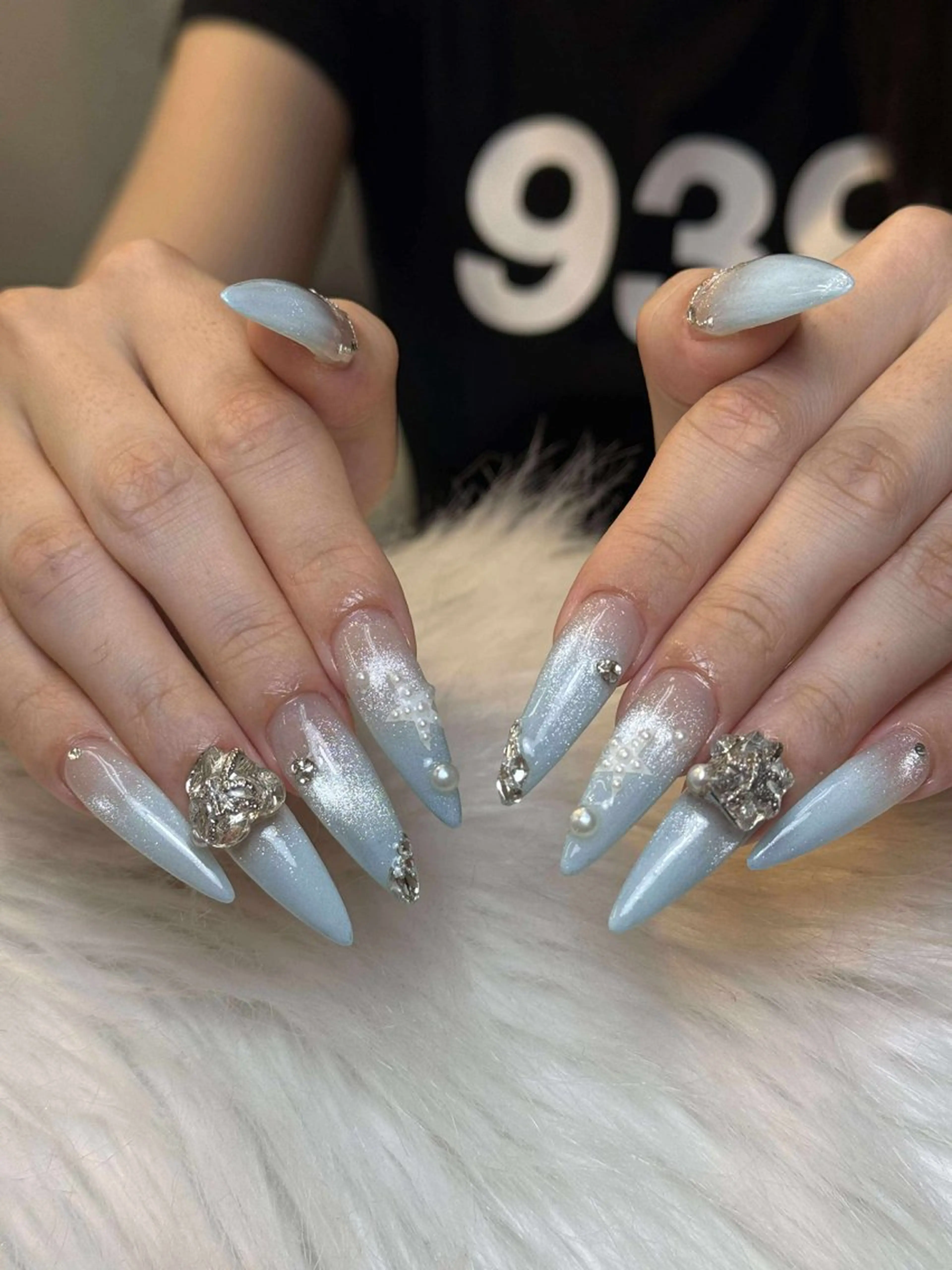 ネイル チークネイル ハート ホログラムネイル ミラーネイル ニュアンスネイル ハンドネイル Nie Nail Salon所属・Nie Nail Shinokuboのネイルデザイン