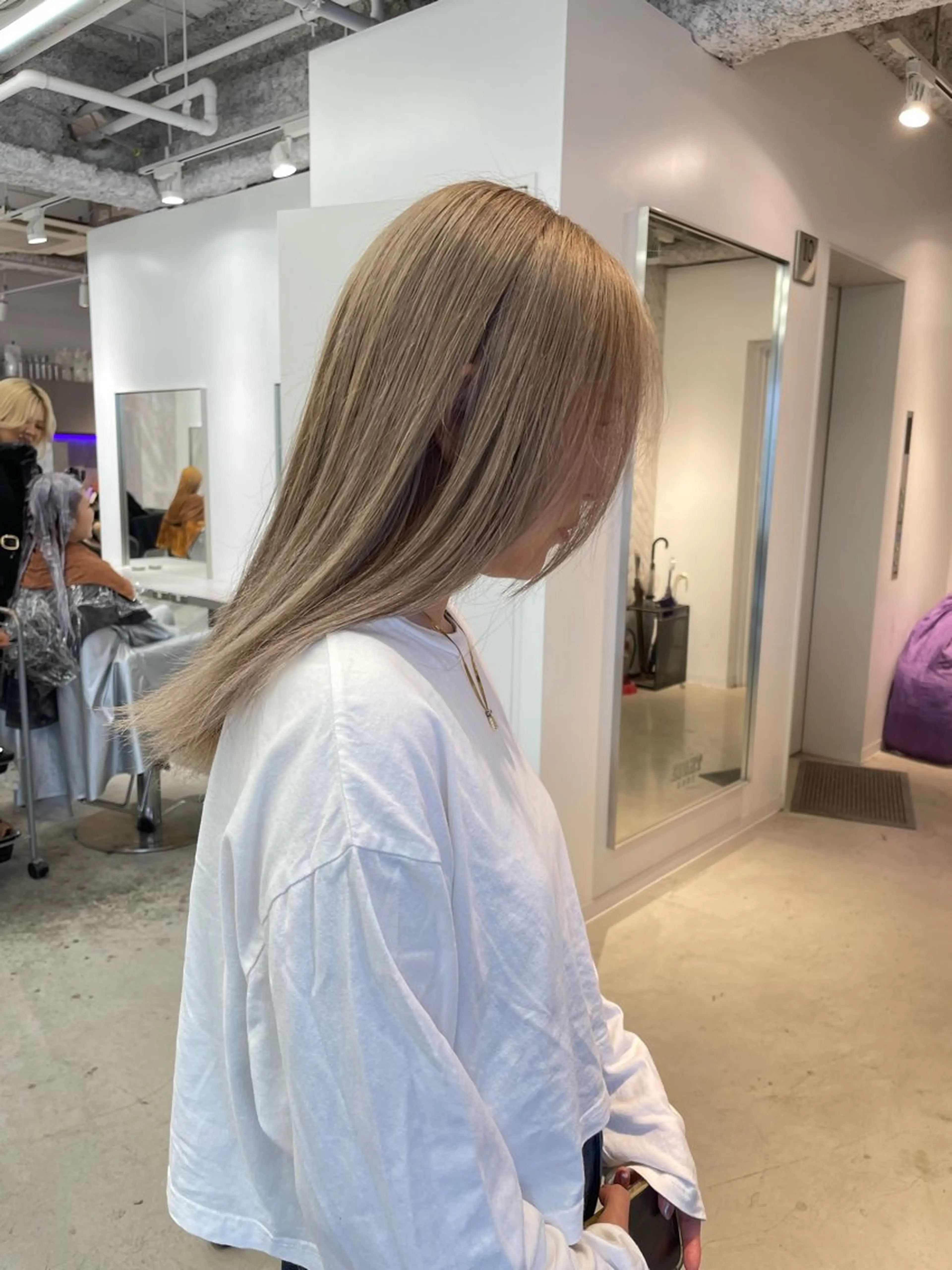 セミロング カラー ヘアアレンジ ベージュカラー ミルクティーベージュ カット ヘアカラー トリートメント 🎗秋山勇 /三宮指名No.1のヘアスタイル