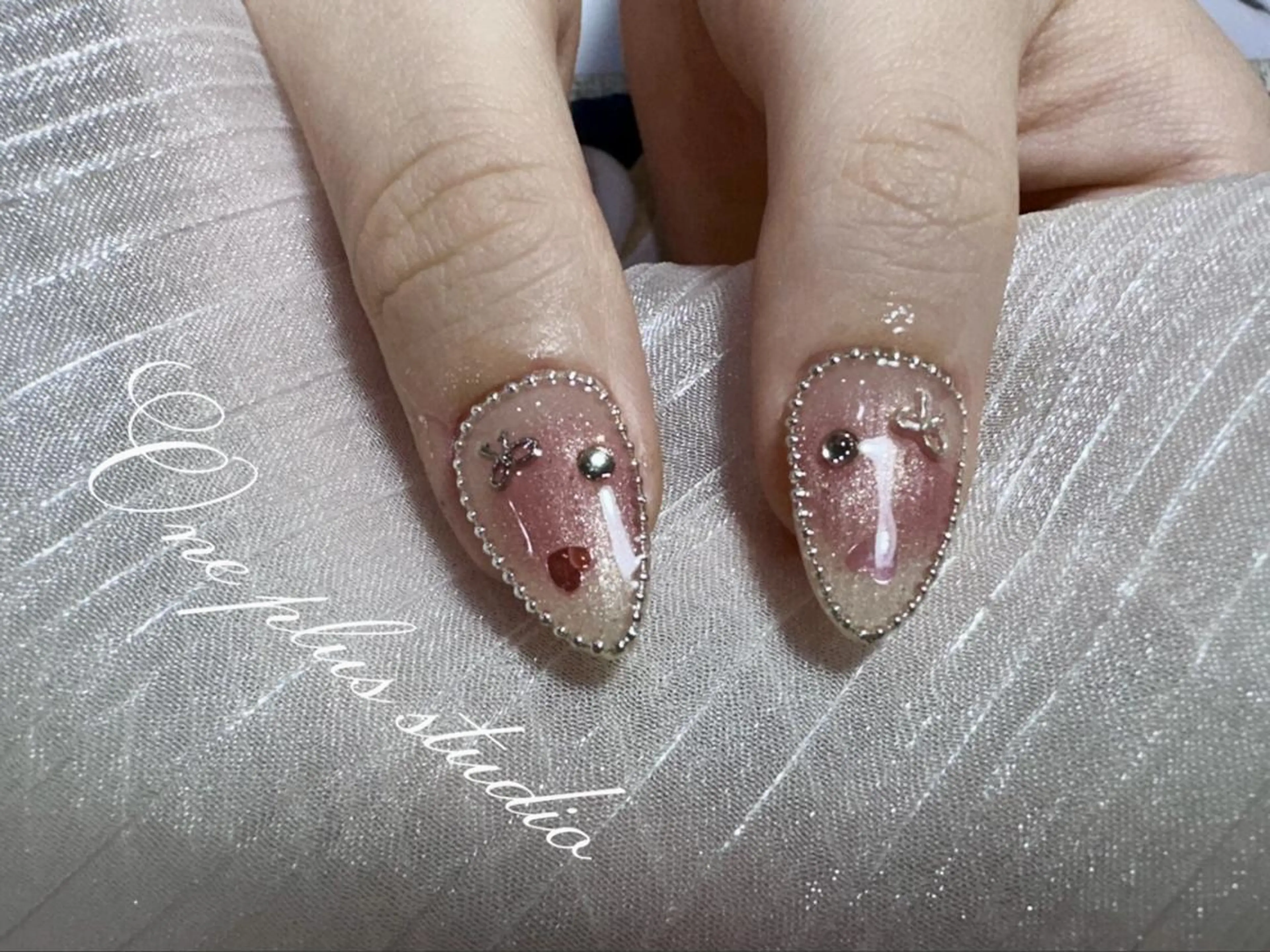 マツエク・マツパ カラーマツエク ハンドネイル Niki ニキのネイルデザイン