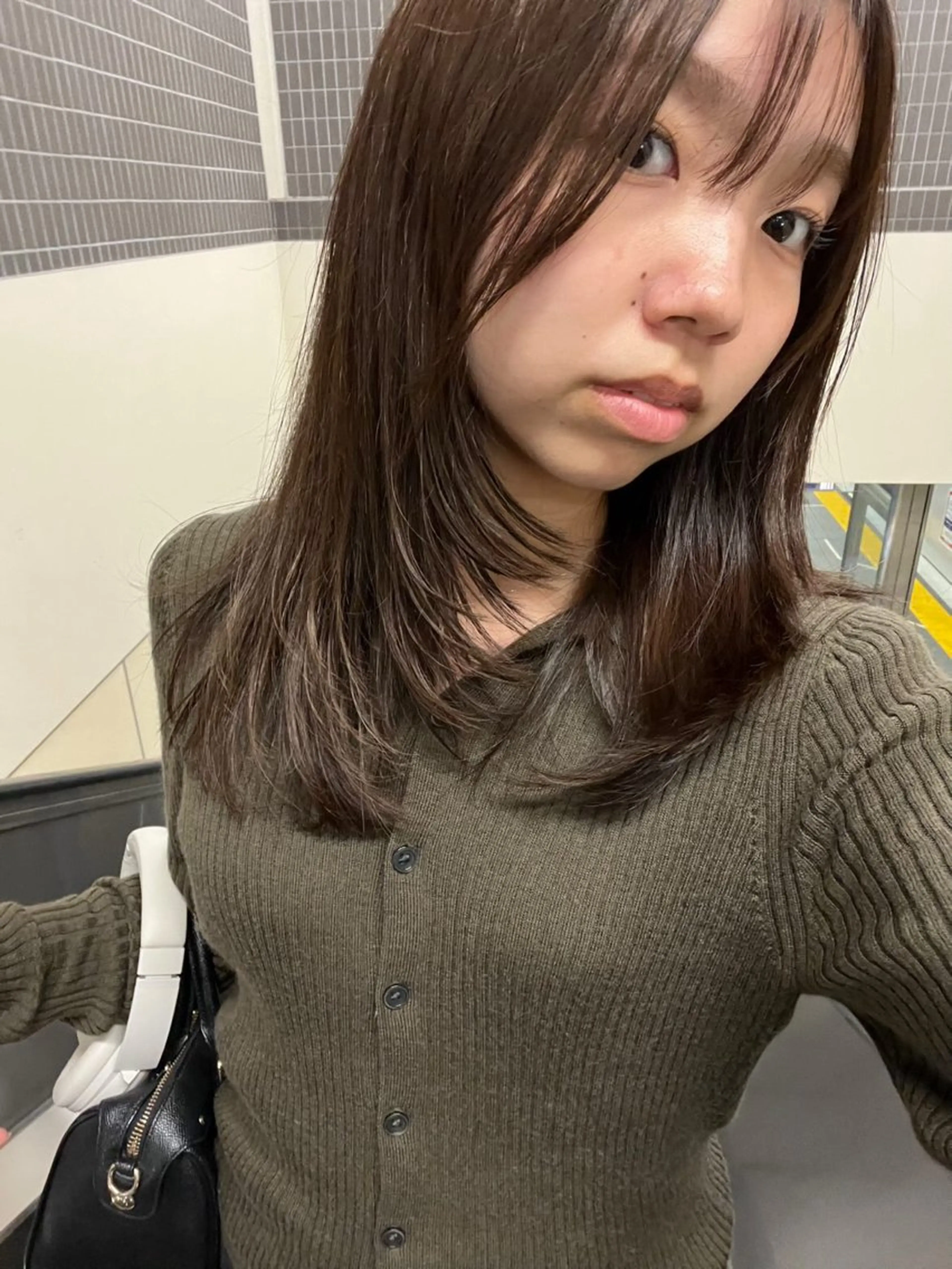 ミディアム 顔まわりレイヤー 顔周りカット レイヤーカット モデル募集★つくだ ゆうか★桂駅1分のヘアスタイル