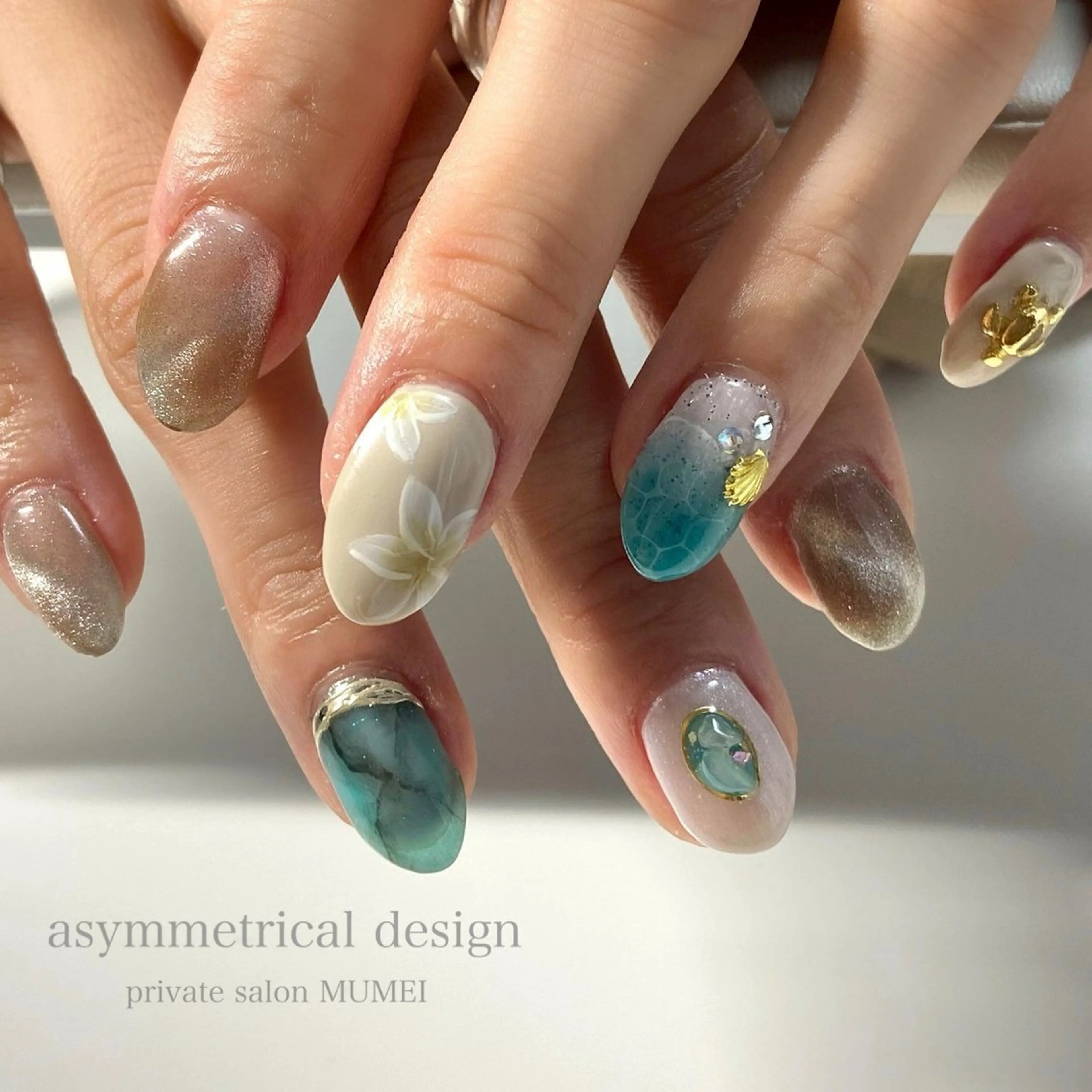 ネイル ハンドネイル private salon MUMEI所属・9/19〜新店舗🫧 KAORIのネイルデザイン
