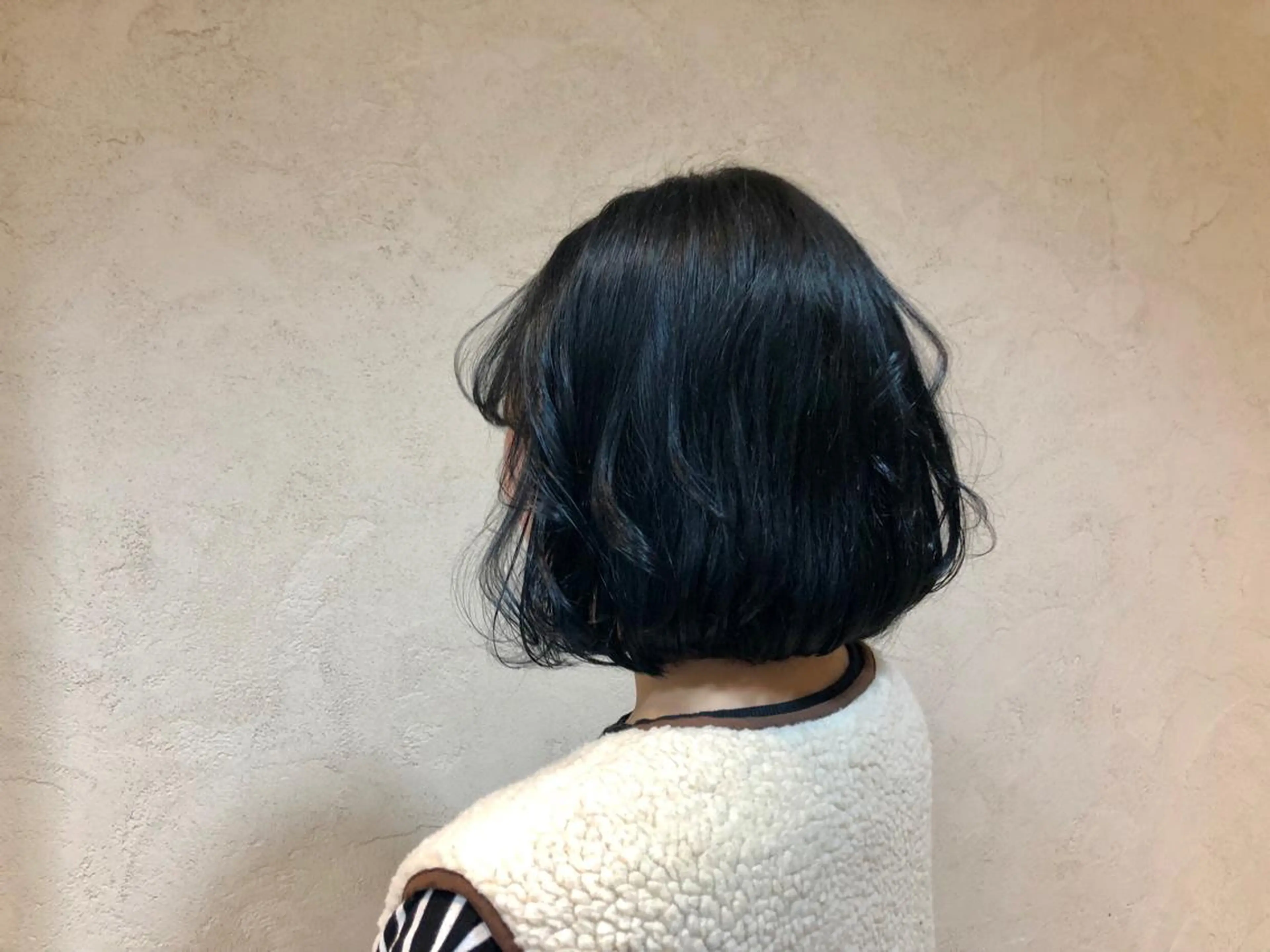 ミディアム カラー ヘアアレンジ 黒髪 ブルーカラー ブルーブラック Sia.   大阪梅田茶屋町店所属・まつパ/まつエク Sia.茶屋町店のマツエク・マツパデザイン