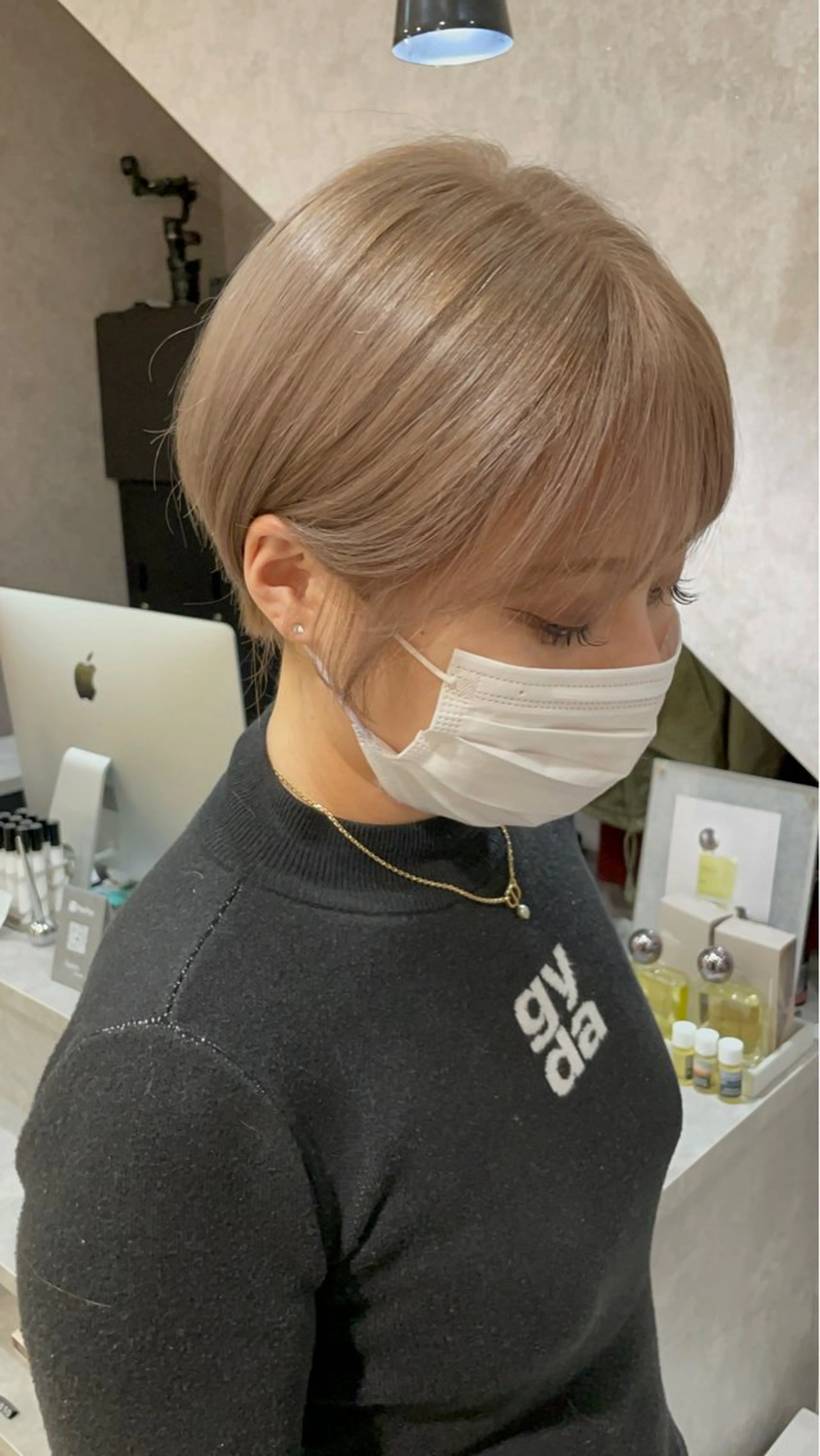 ショート カラー ブリーチ ケアブリーチ 透明感カラー グレージュ ミルクティーグレージュ ヘアカラー Taku ／ケアハイトーンのヘアスタイル