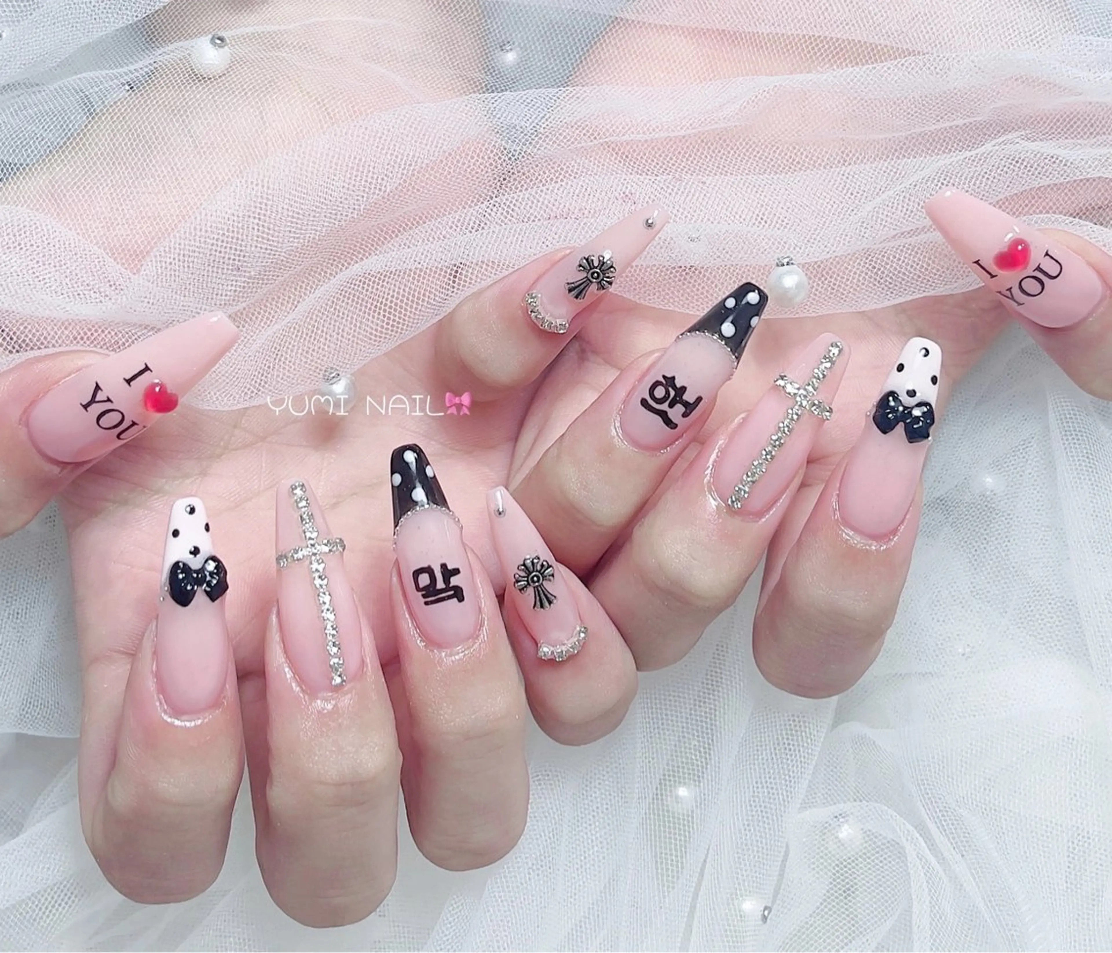ネイル ハンドネイル ユリ🎀 デザイン長さ出し専門のネイルデザイン