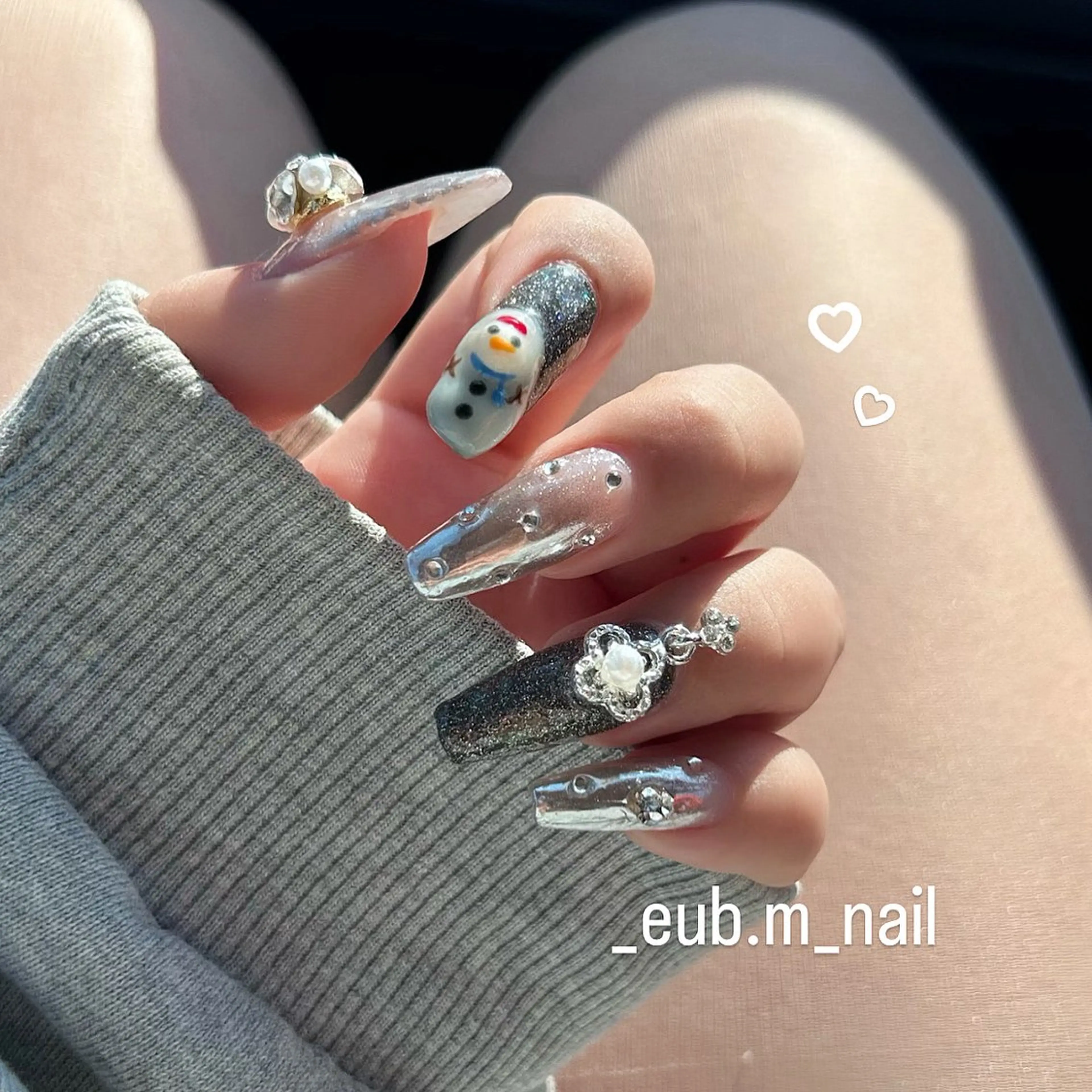 ネイル フラッシュネイル グラデーション ミラーネイル シルバー 冬ネイル 深夜ネイルサロン eub.m_nailのネイルデザイン