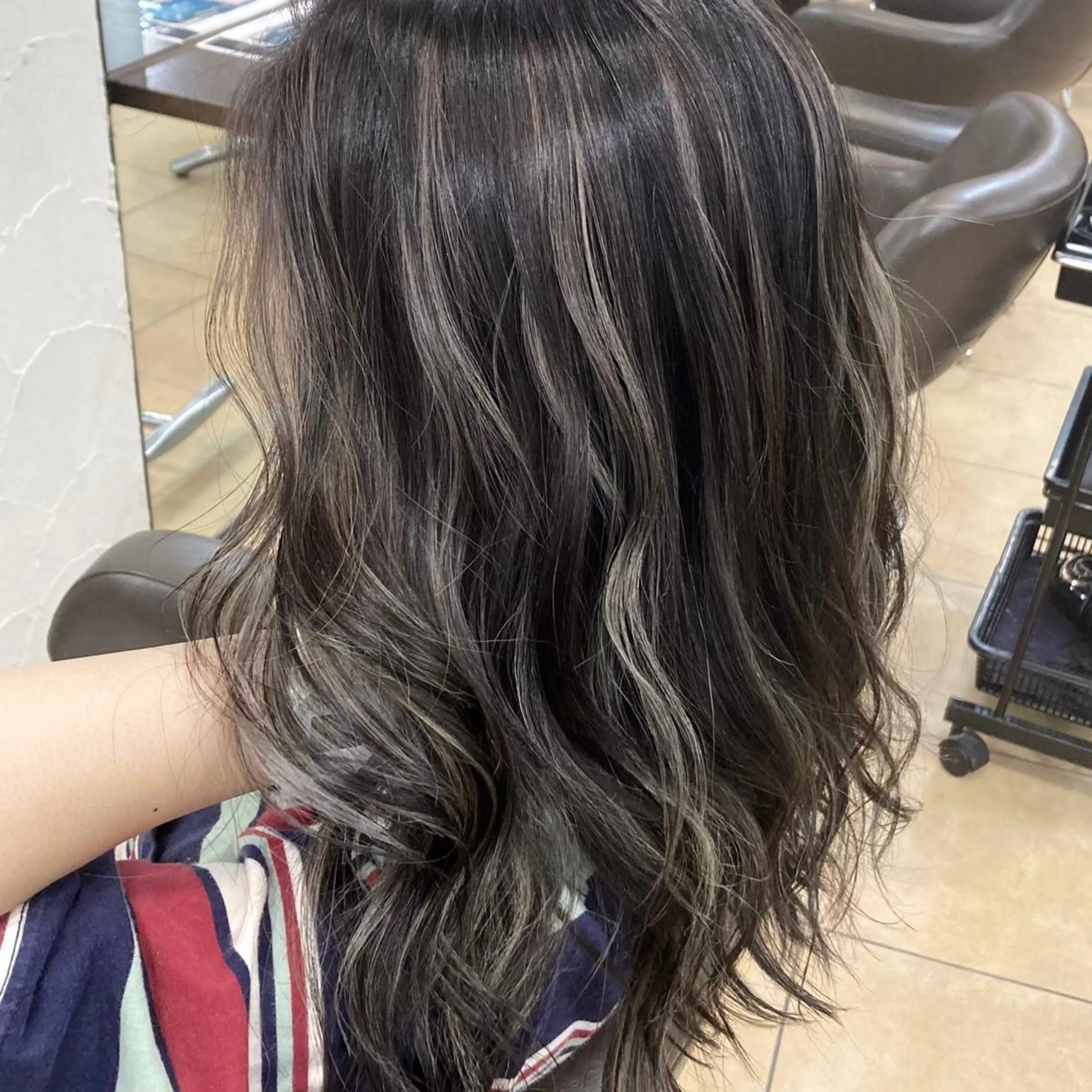 ミディアム lien ヒジリのヘアスタイル