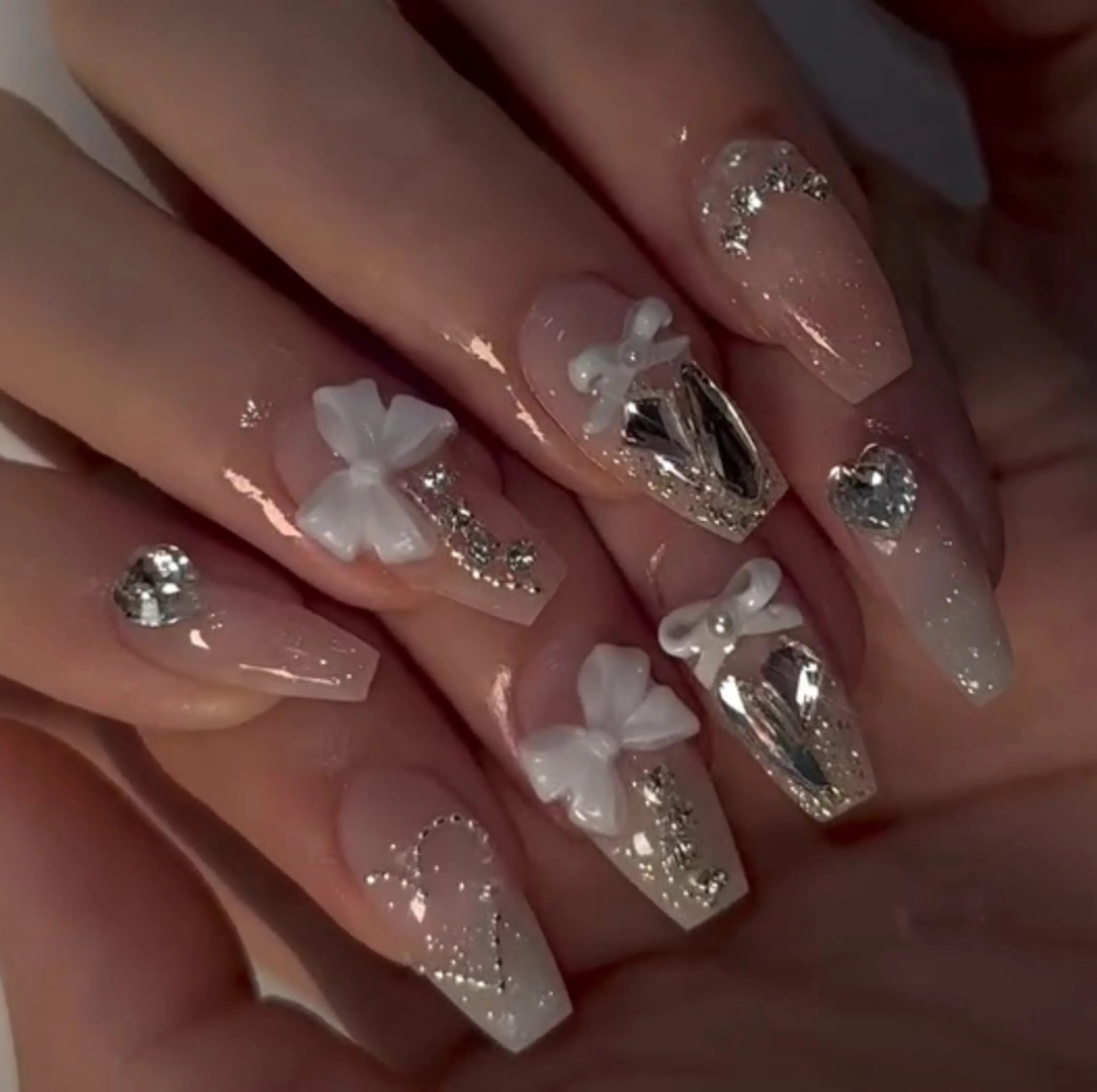 ネイル ハンドネイル HIN NAILのネイルデザイン