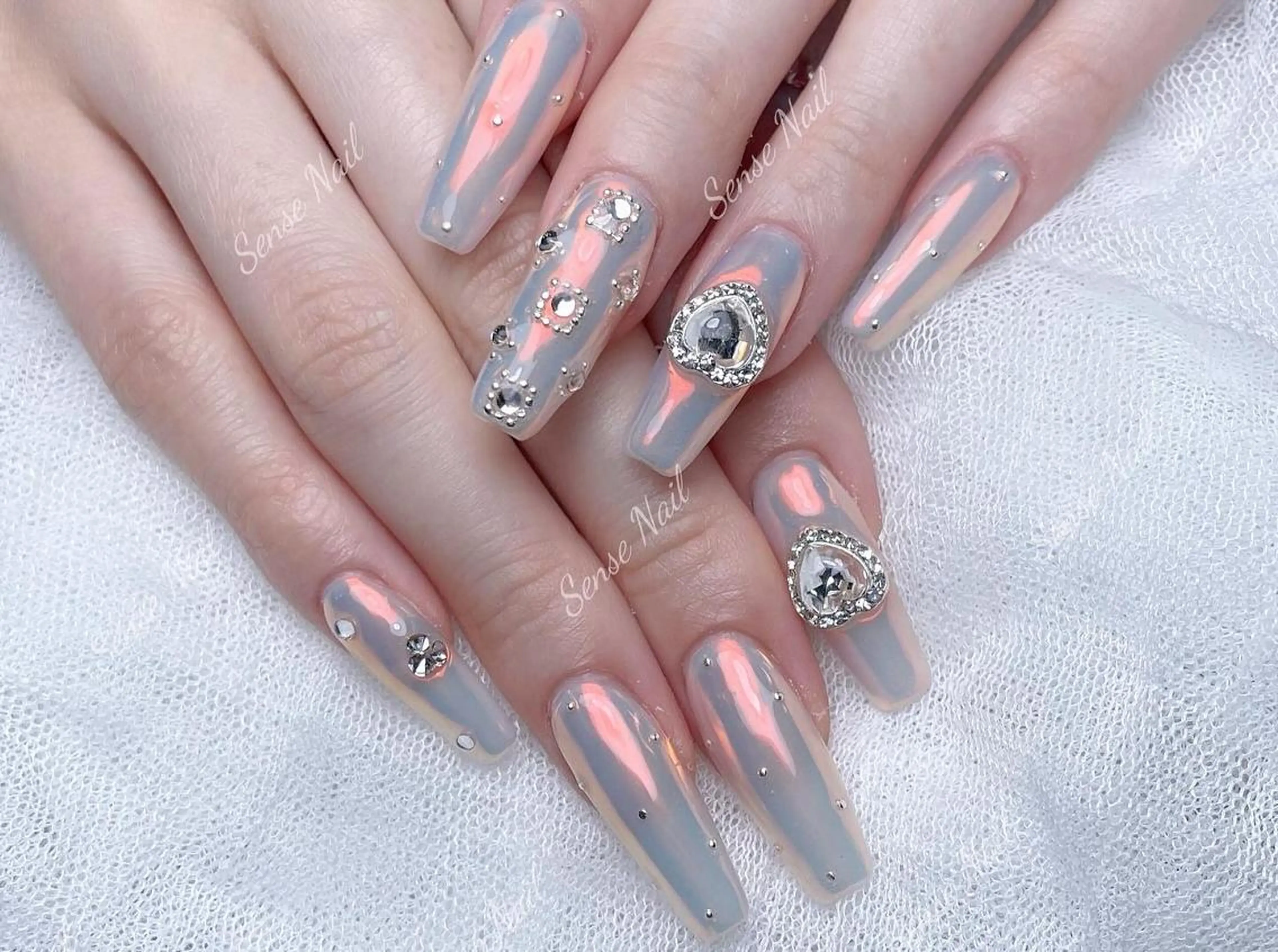 ネイル ハンドネイル ハンドケア Queening 🦋のネイルデザイン