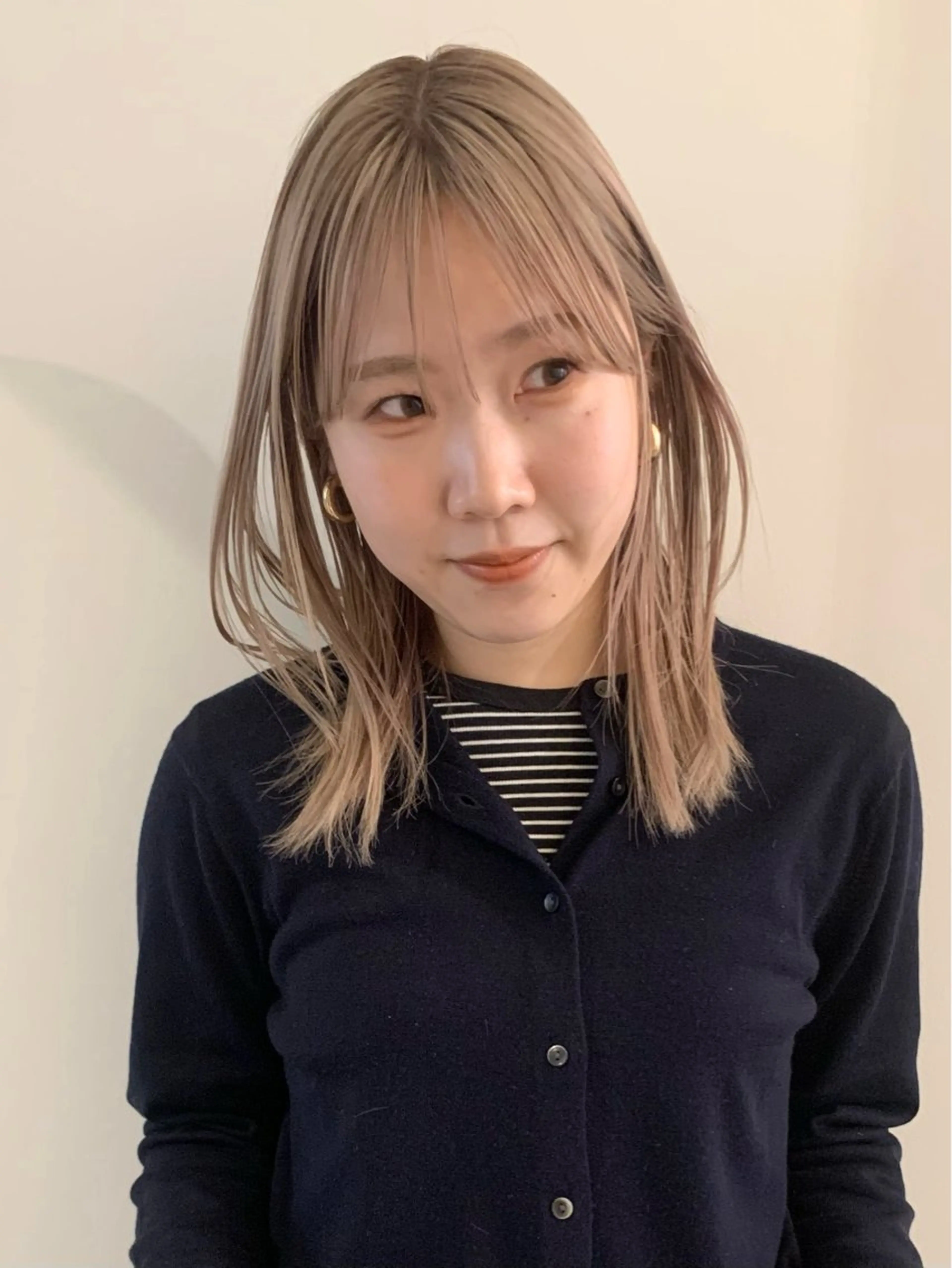 セミロング カラー ベージュカラー ブリーチ ホワイトベージュ カット ヘアカラー 落合希 new open ✨のヘアスタイル