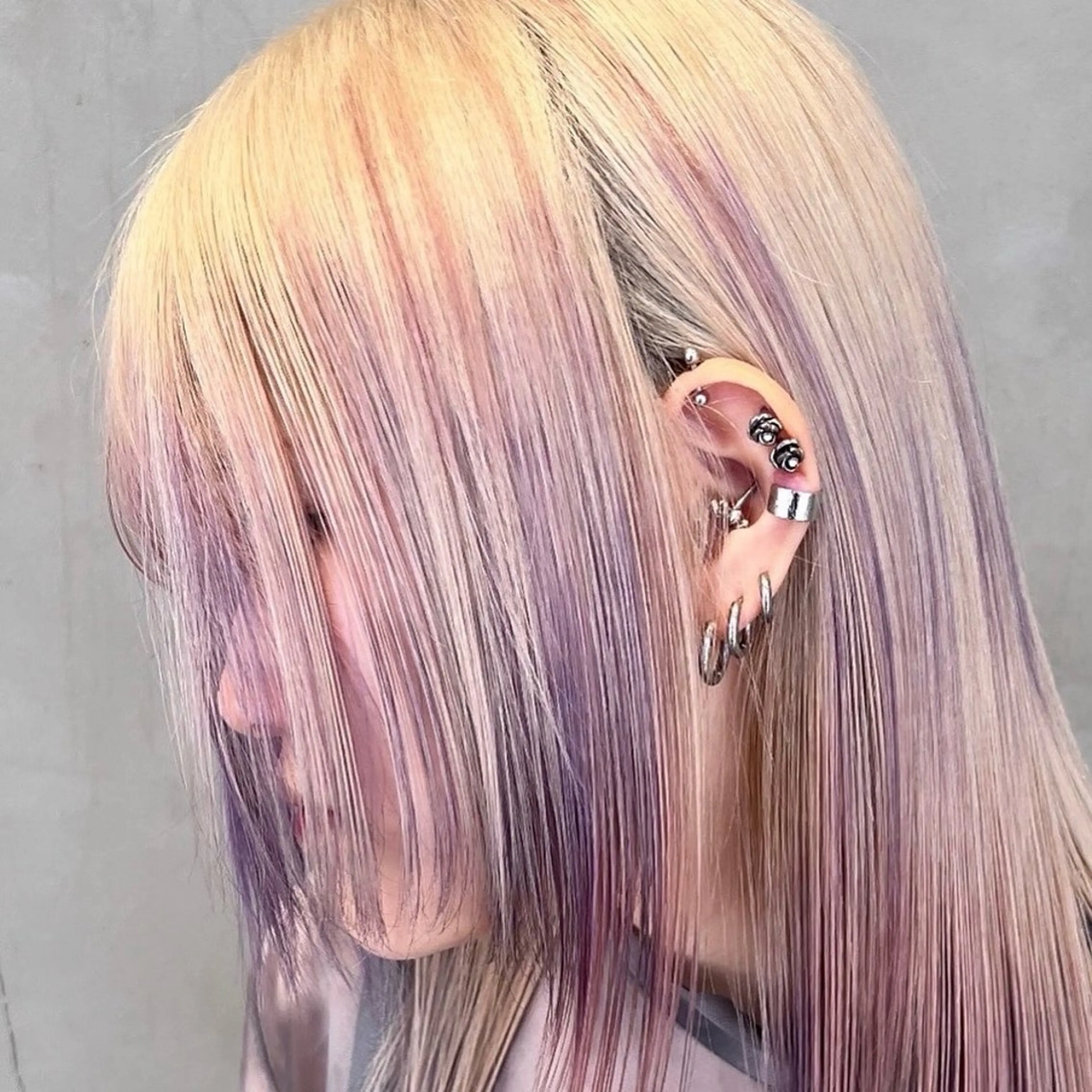 ロング カラー ブリーチ 透明感カラー デザインカラー ハイライトカラー ラベンダーカラー ヘアカラー ⚡️ハイトーン/ デザインカラー⚡️のヘアスタイル