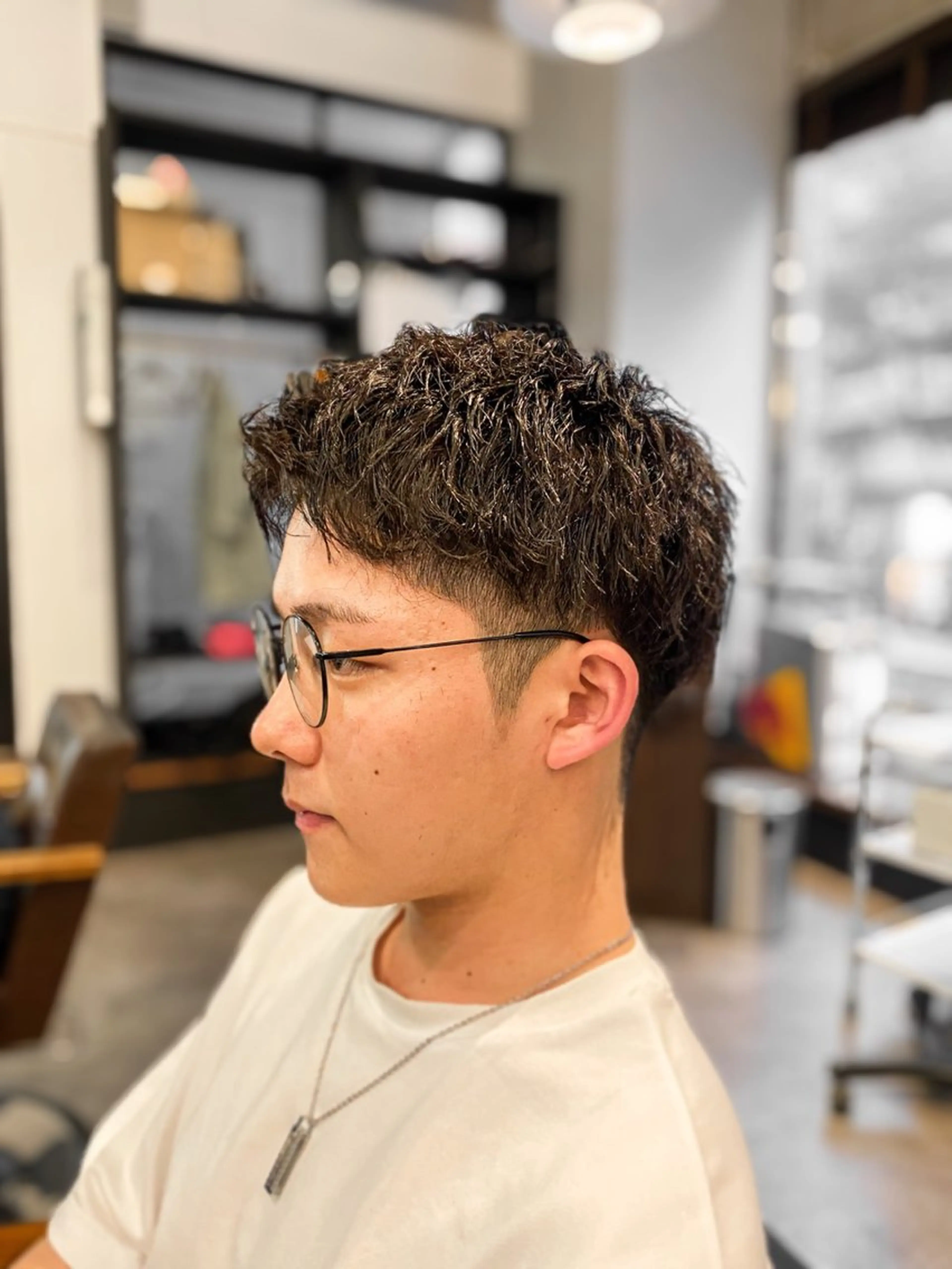 ショート パーマ メンズ キッズ メンズブリーチ ビジネス センターパート フェードカット メンズハイライト カット パーマ IRIE HAIR DESIGN所属・IRIE⚡️メンズ/ パーマ⚡️北川聖也のヘアスタイル
