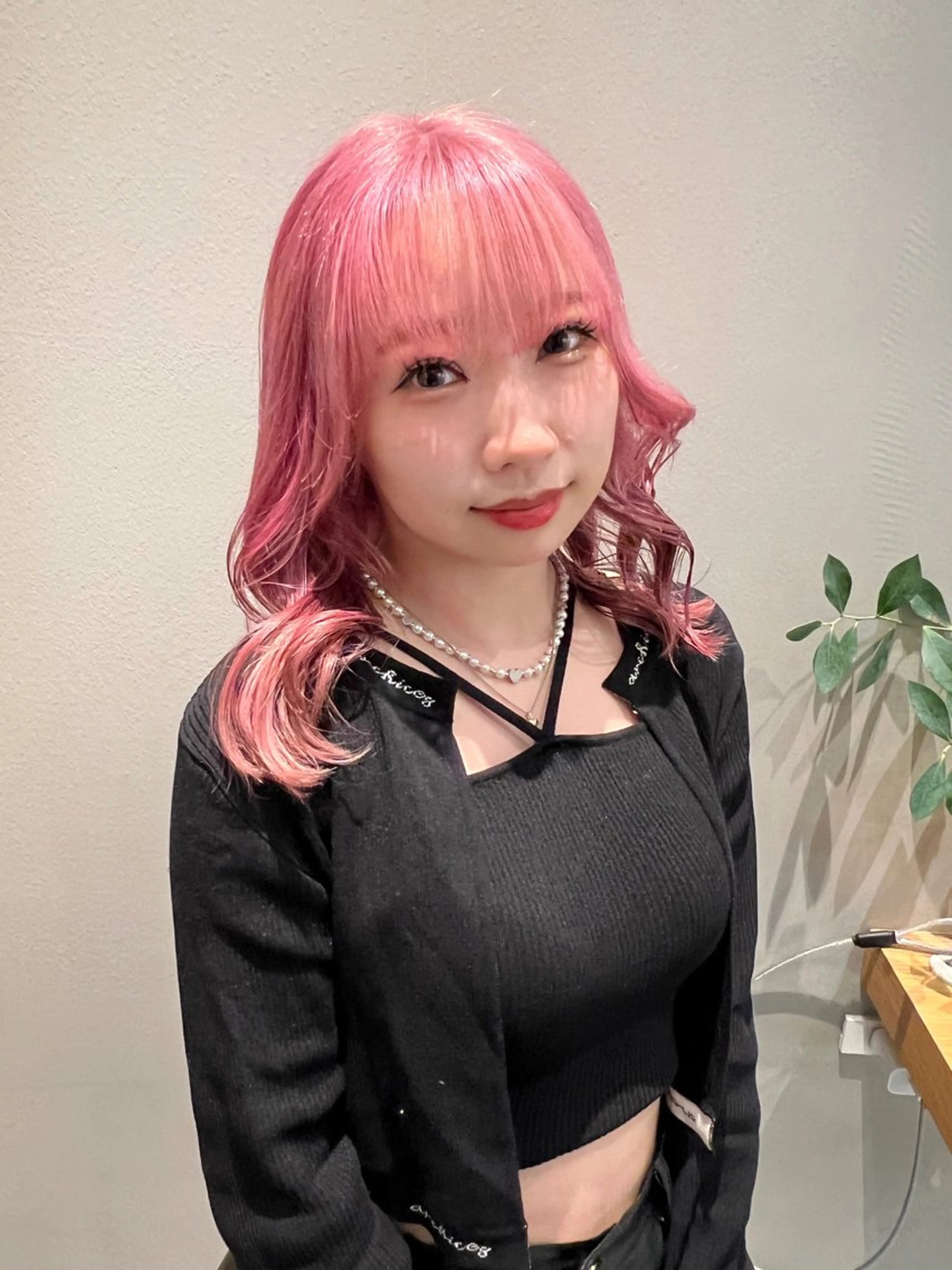 ミディアム ヘアカラー トリートメント 色落ち可愛い艶ハイト ーン🧊AZUKIのヘアスタイル