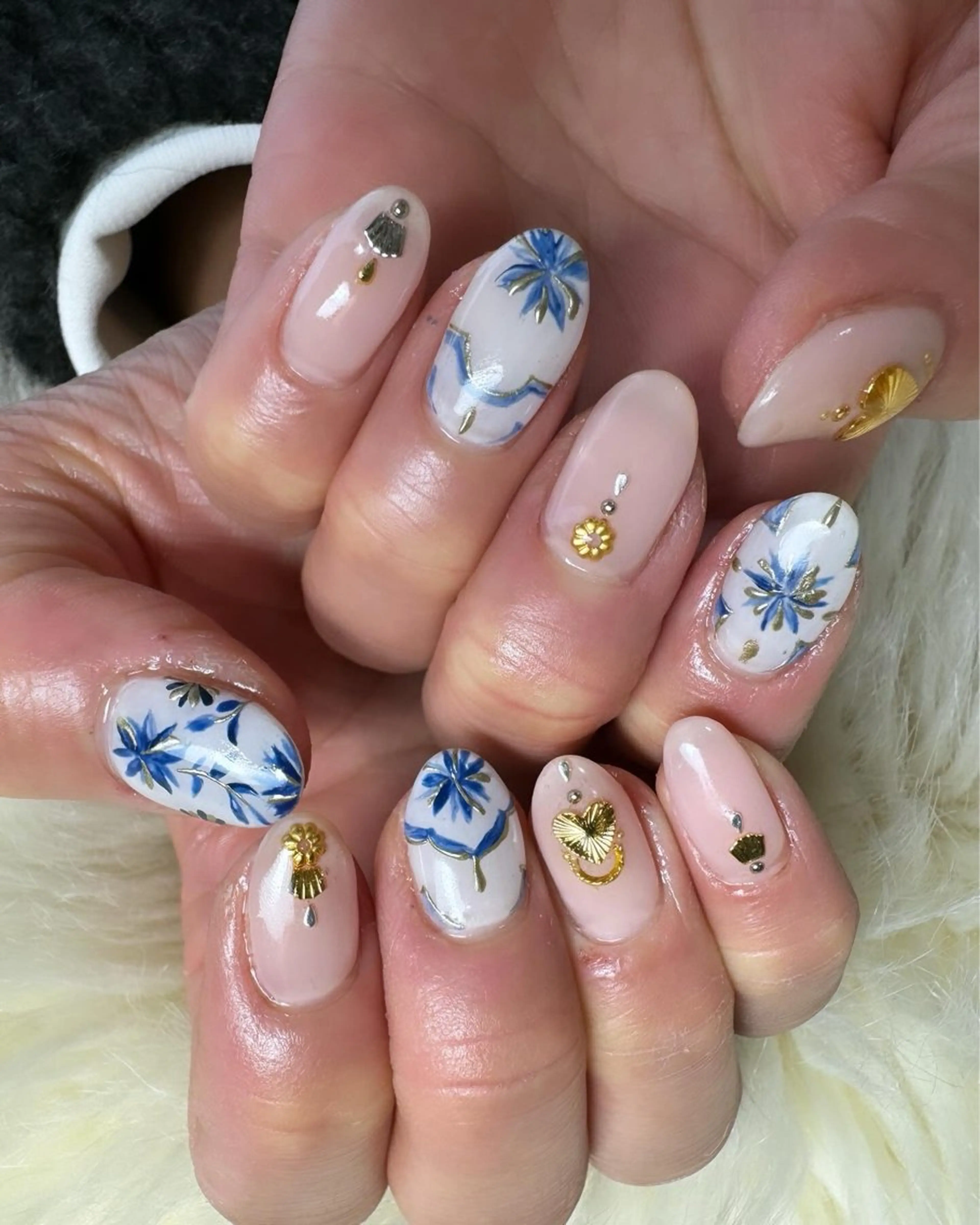 ネイル アートネイル ジェルネイル 持ち込み パラジェル 冬ネイル ハンドネイル flowers nailのネイルデザイン
