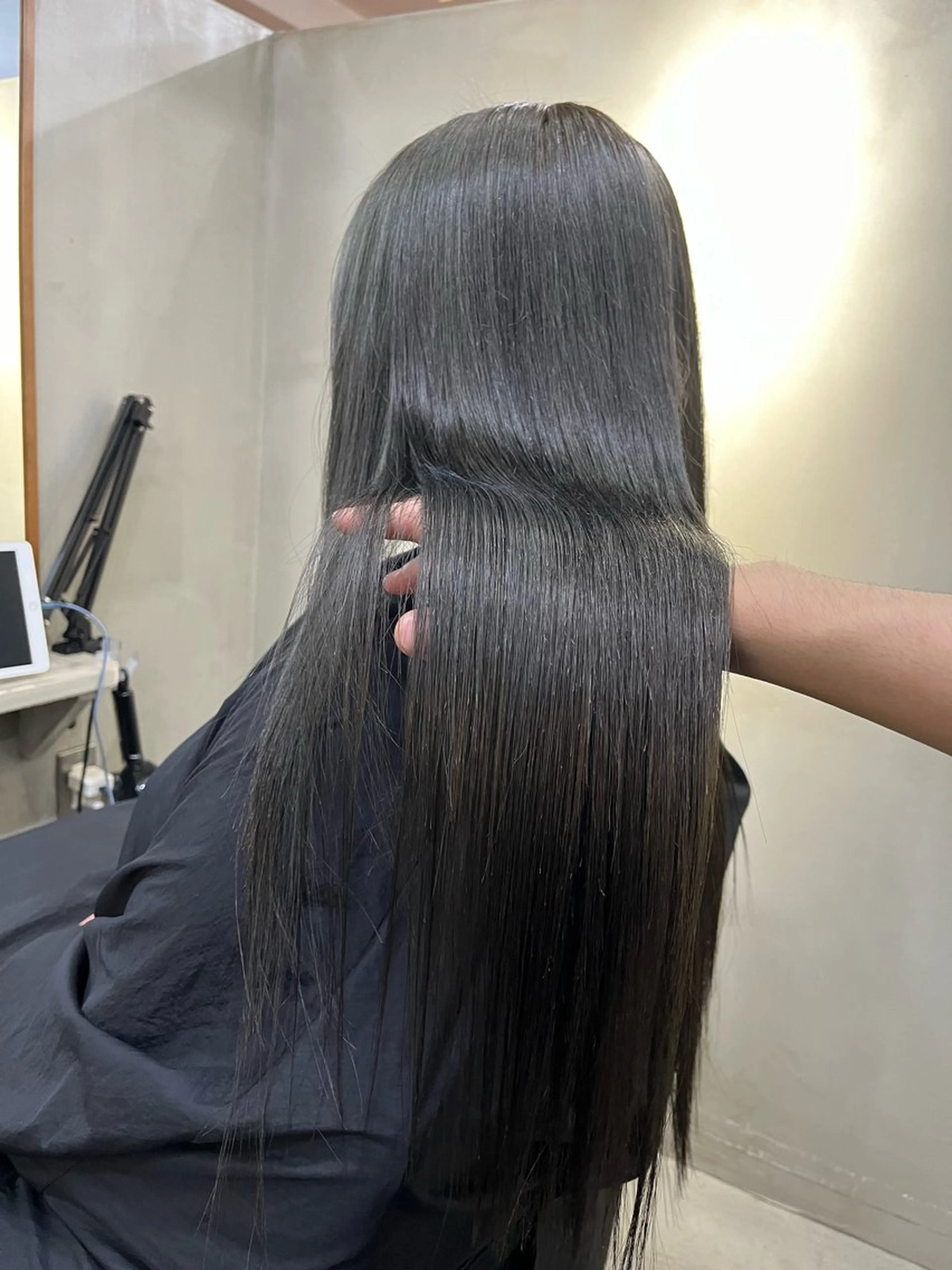 ロング カラー オリーブカラー ヘアカラー VOYAGE所属・中園 康のヘアスタイル