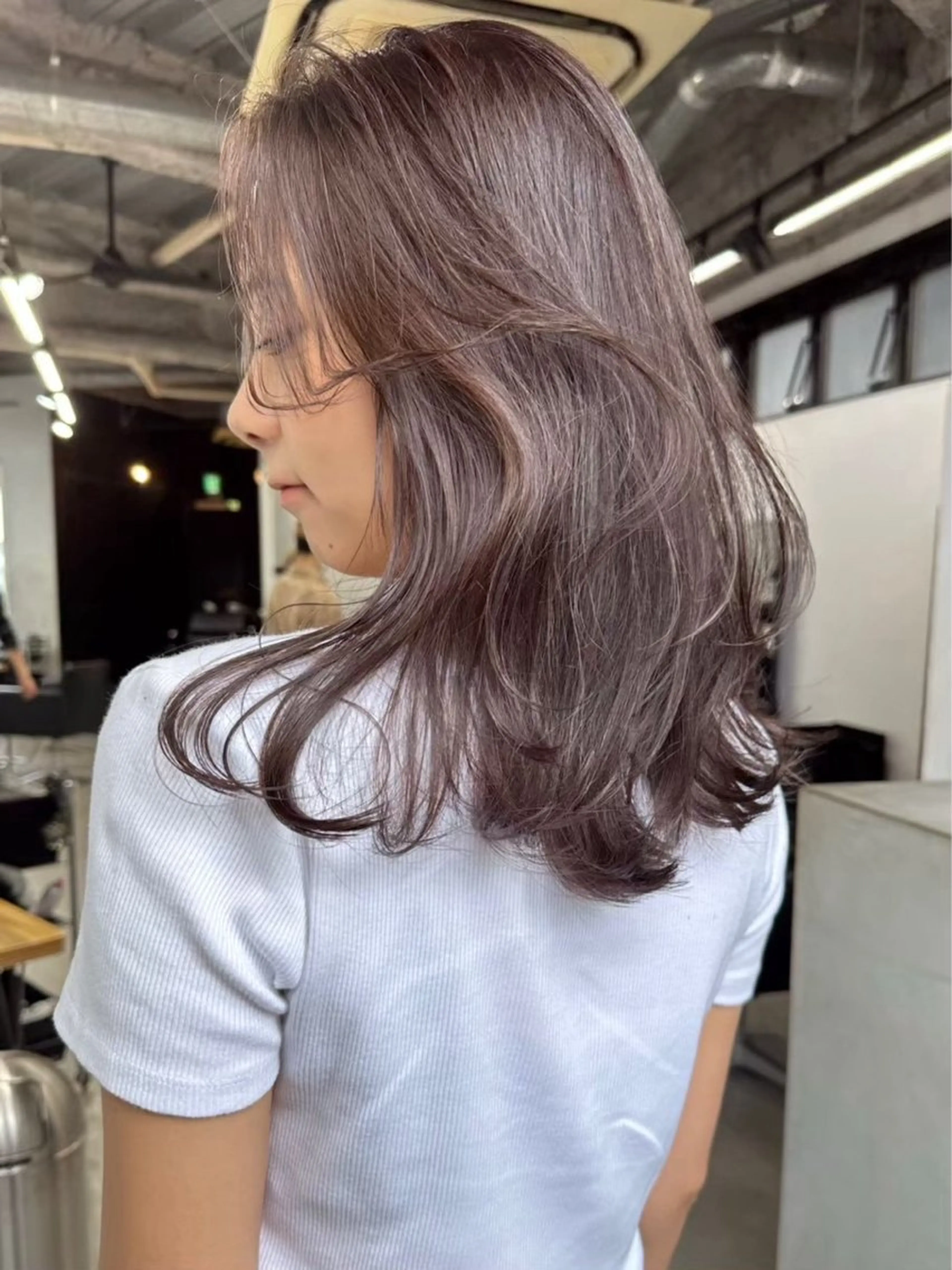 ミディアム カラー アッシュ ベージュカラー グレージュ ハイトーンカラー ラベンダーカラー ヘアカラー トリートメント Rico / bob/グレージュのヘアスタイル