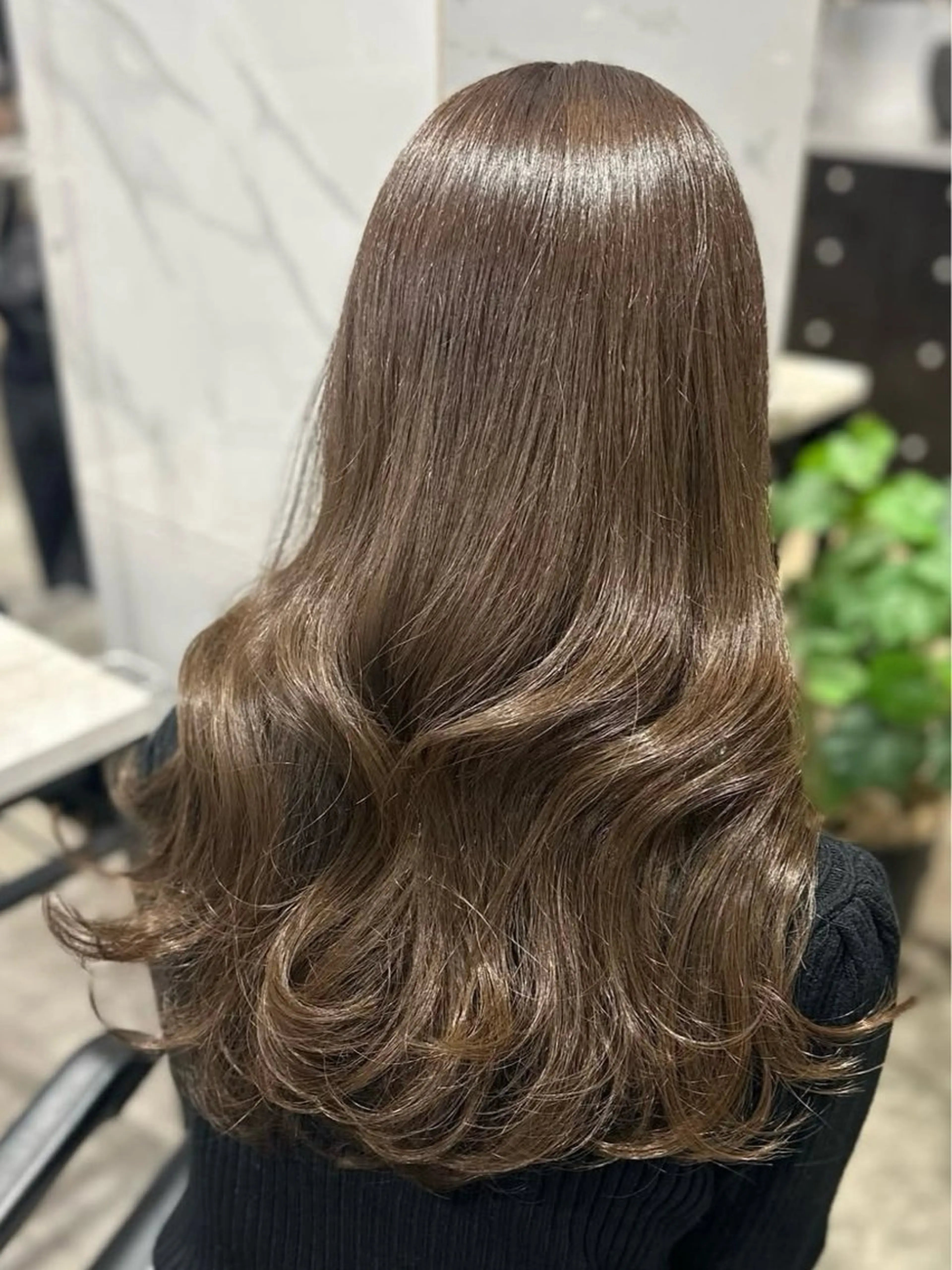 ロング カラー ベージュカラー ブリーチ 透明感カラー ダブルカラー ヘーゼル youres hair東新宿店所属・新宿⌇韓国風ヘア ⌇透明感カラーのヘアスタイル