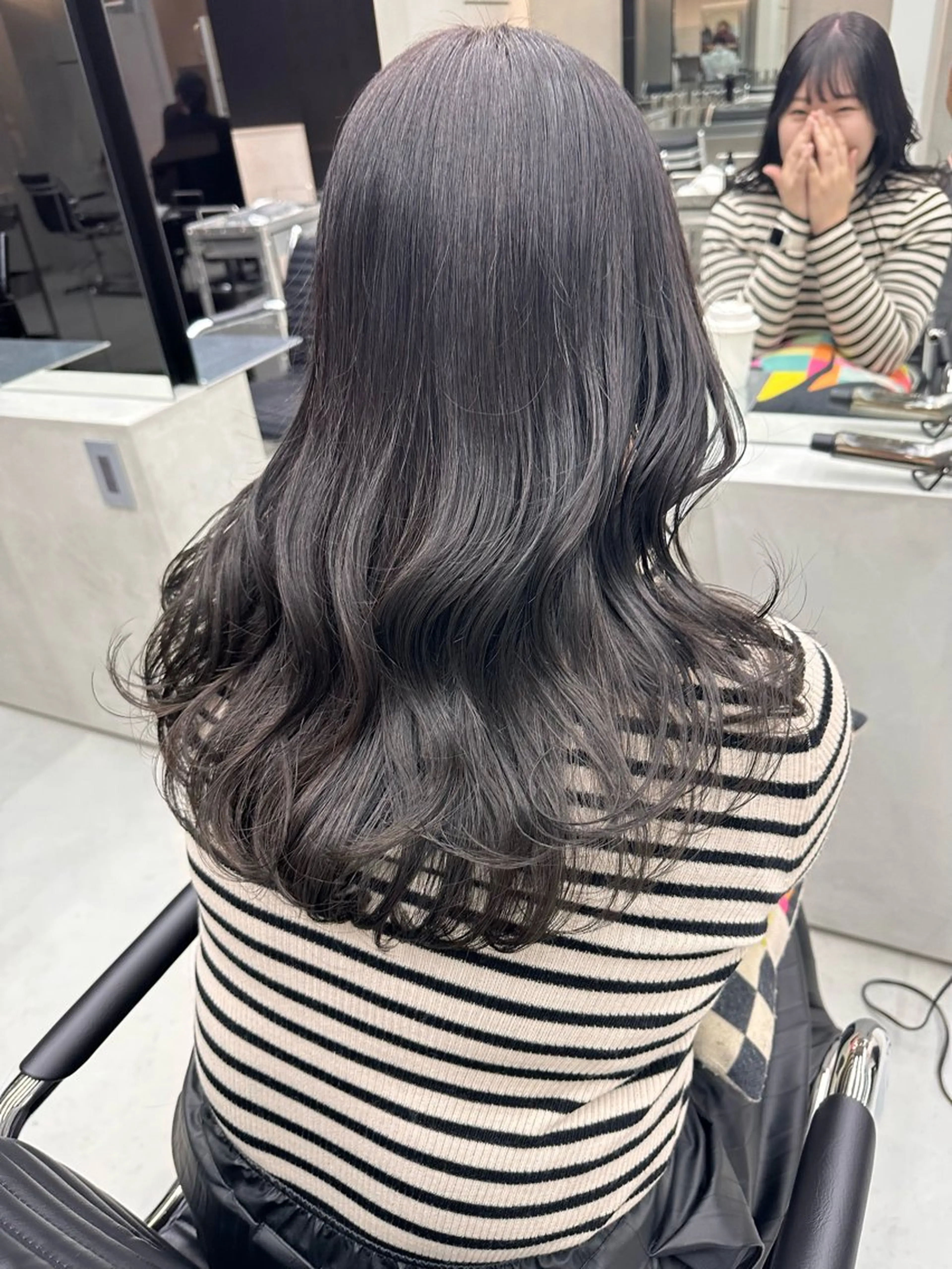 セミロング カラー ラベンダーカラー ラベンダーグレー カット ヘアカラー トリートメント 染谷 遥花のヘアスタイル