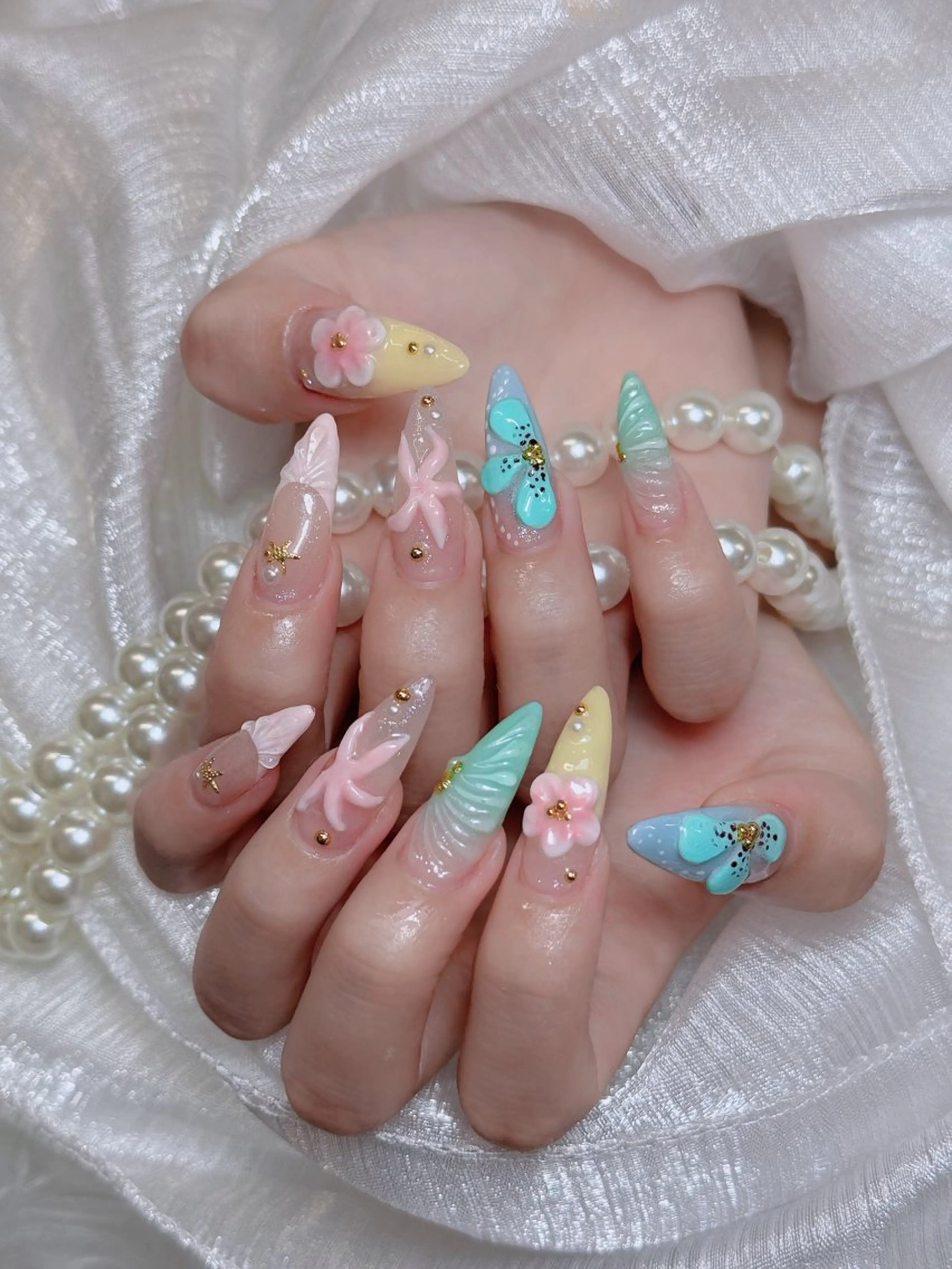 ネイル オーロラネイル チークネイル フットネイル フレンチネイル 韓国ネイル ハンドネイル Lumi Nail 新大久保3‘のネイルデザイン