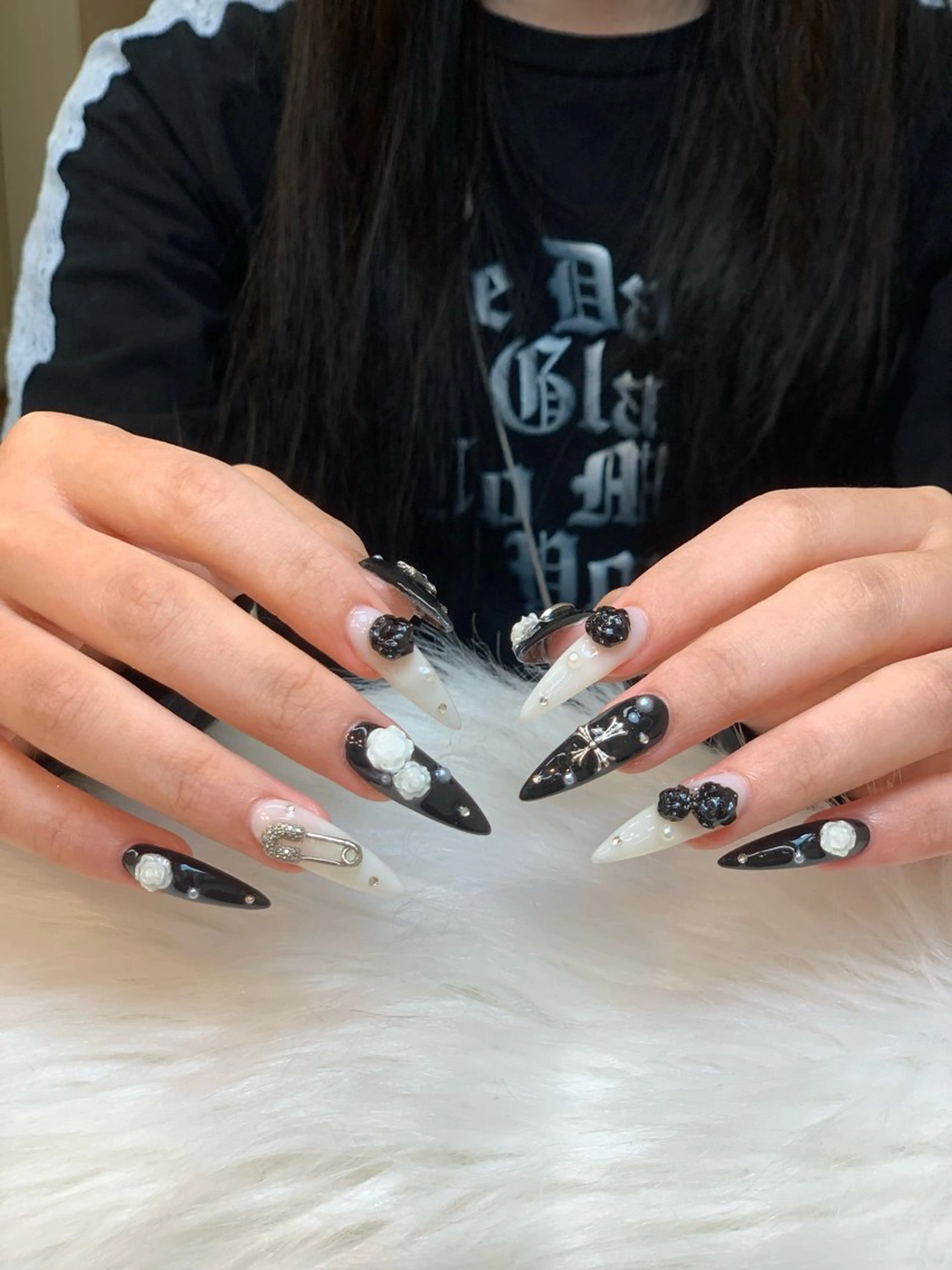 ネイル アートネイル 長さ出し ジェルネイル マグネットネイル ニュアンスネイル ハンドネイル Cloudy Chan Nail 歌舞伎町所属・Cloudy Chan 歌舞伎町のネイルデザイン