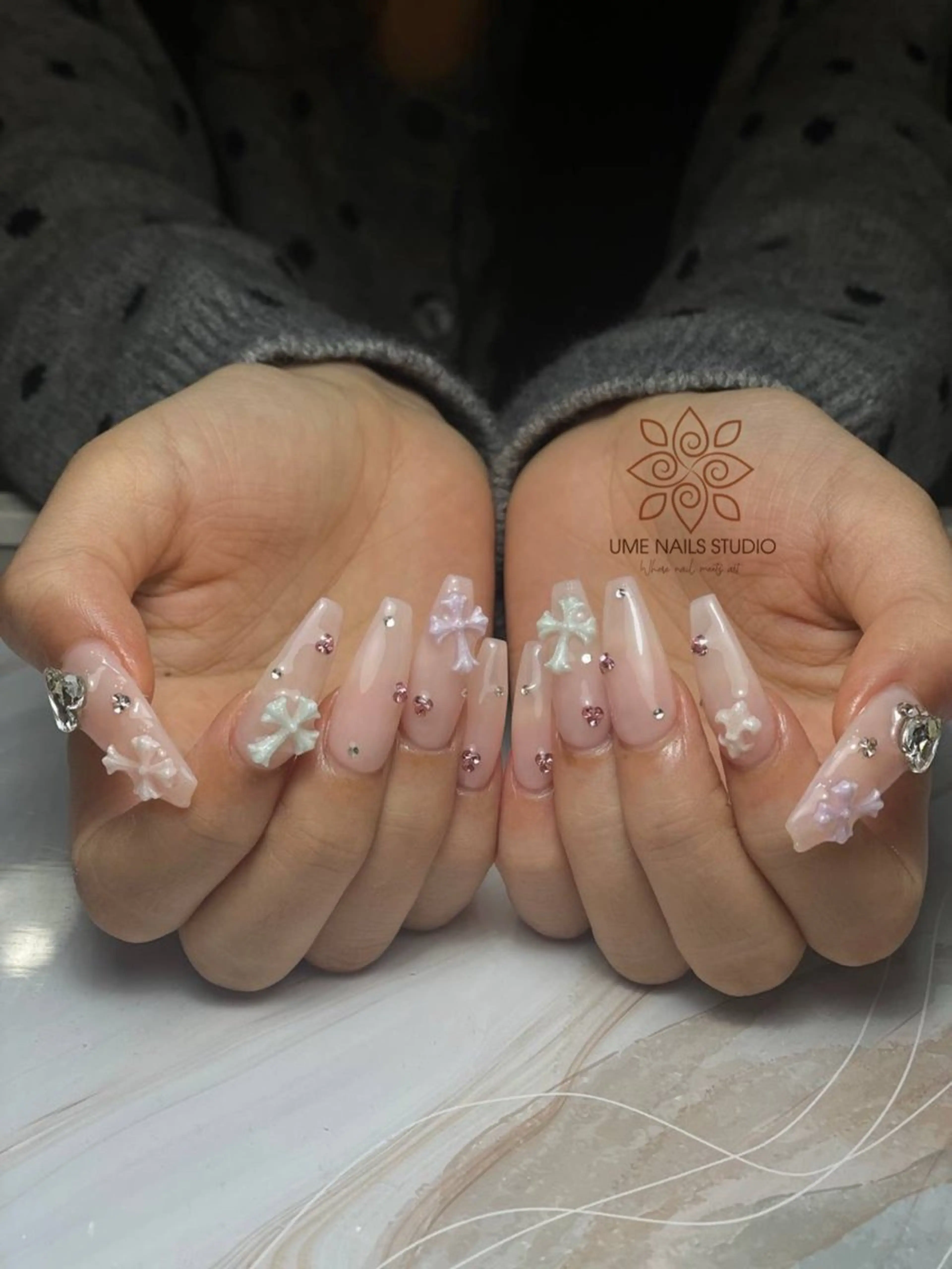 ネイル チークネイル クリアネイル ガーリー キラキラネイル 韓国ネイル ハンドネイル Ume Nail Studioのネイルデザイン