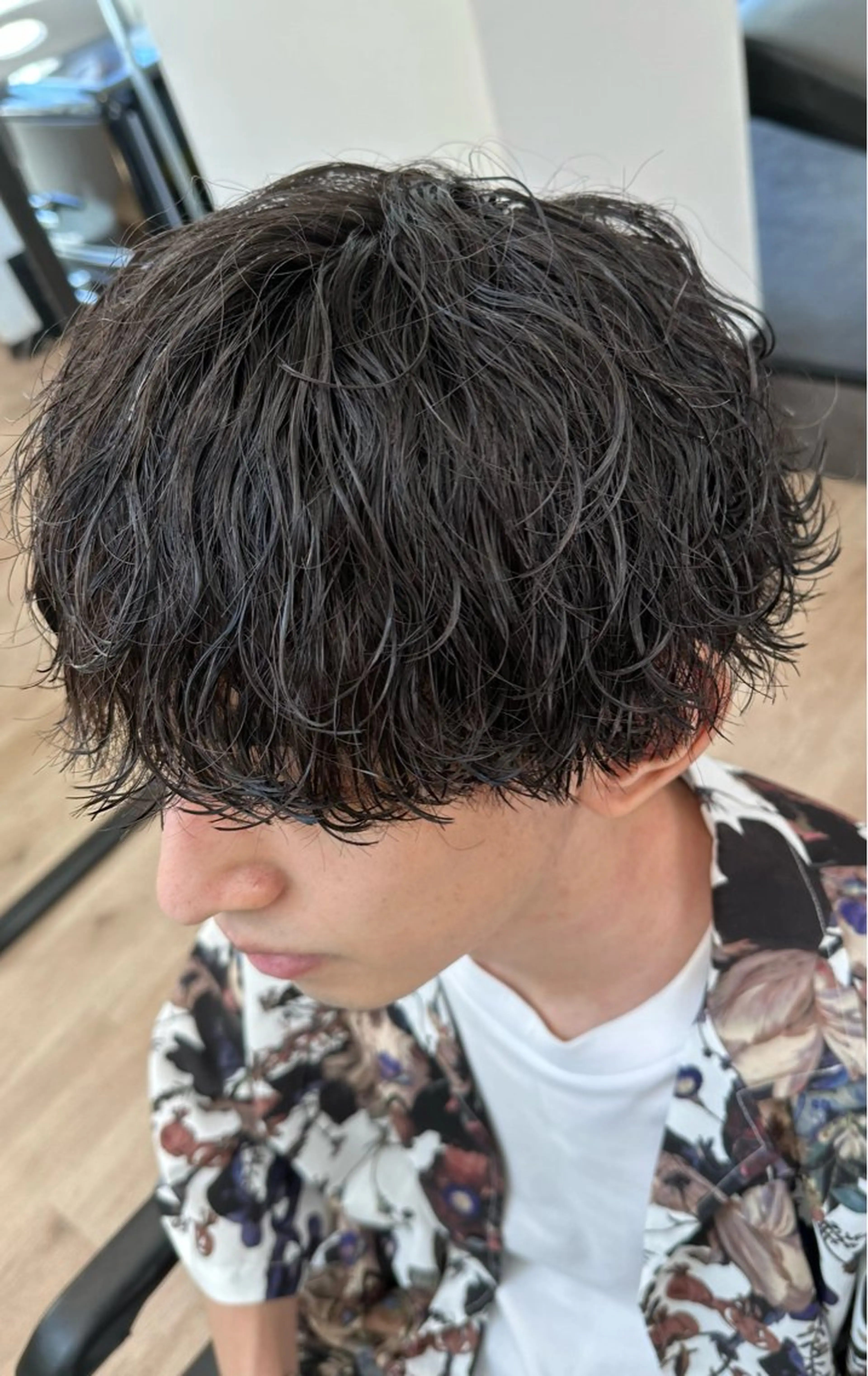 ミディアム パーマ メンズ 波巻きパーマ 横浜 /シャドウ/ツイスパのヘアスタイル