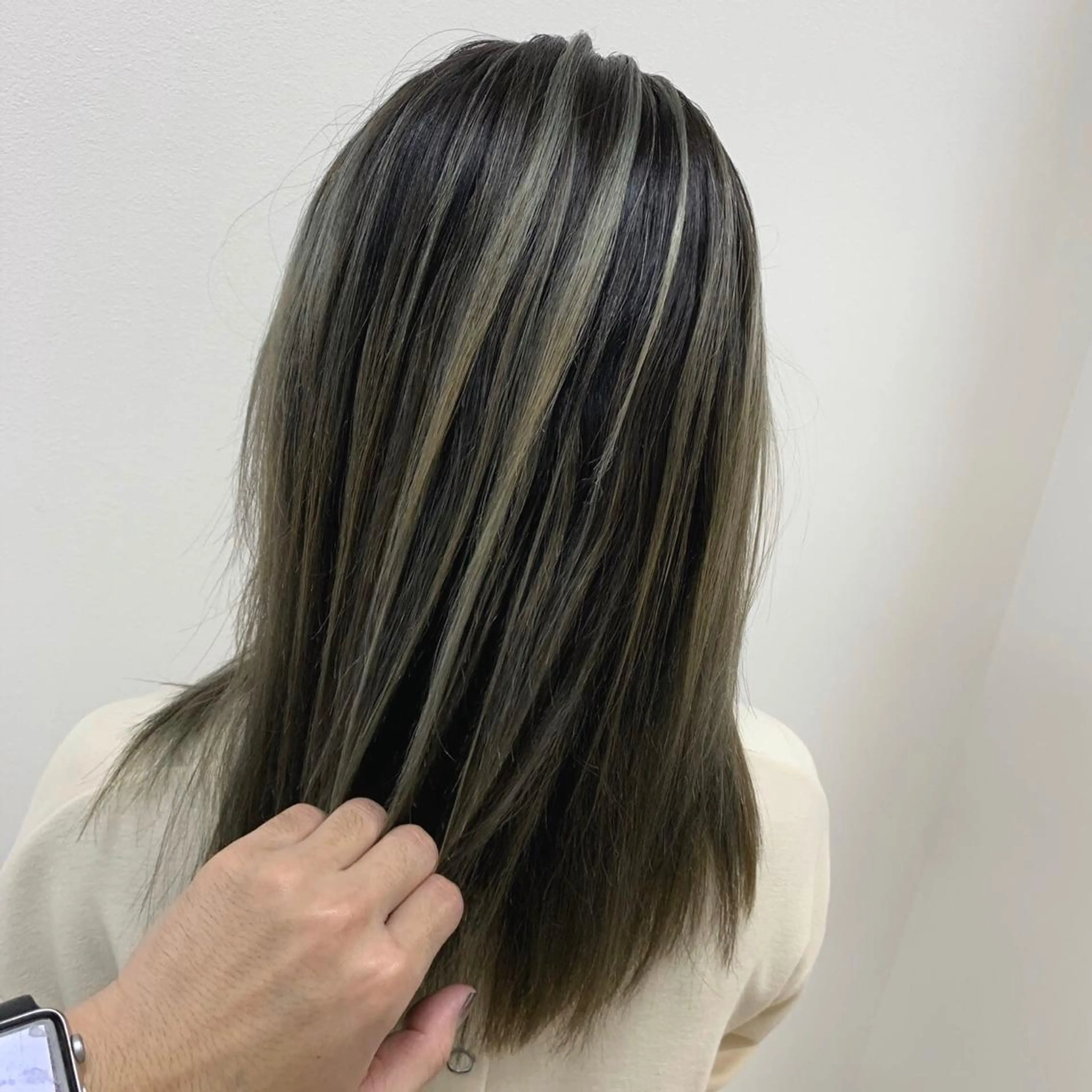 ミディアム カラー カット ヘアカラー トリートメント marshu  梅田店所属・髪質改善 透明感×韓国風のヘアスタイル