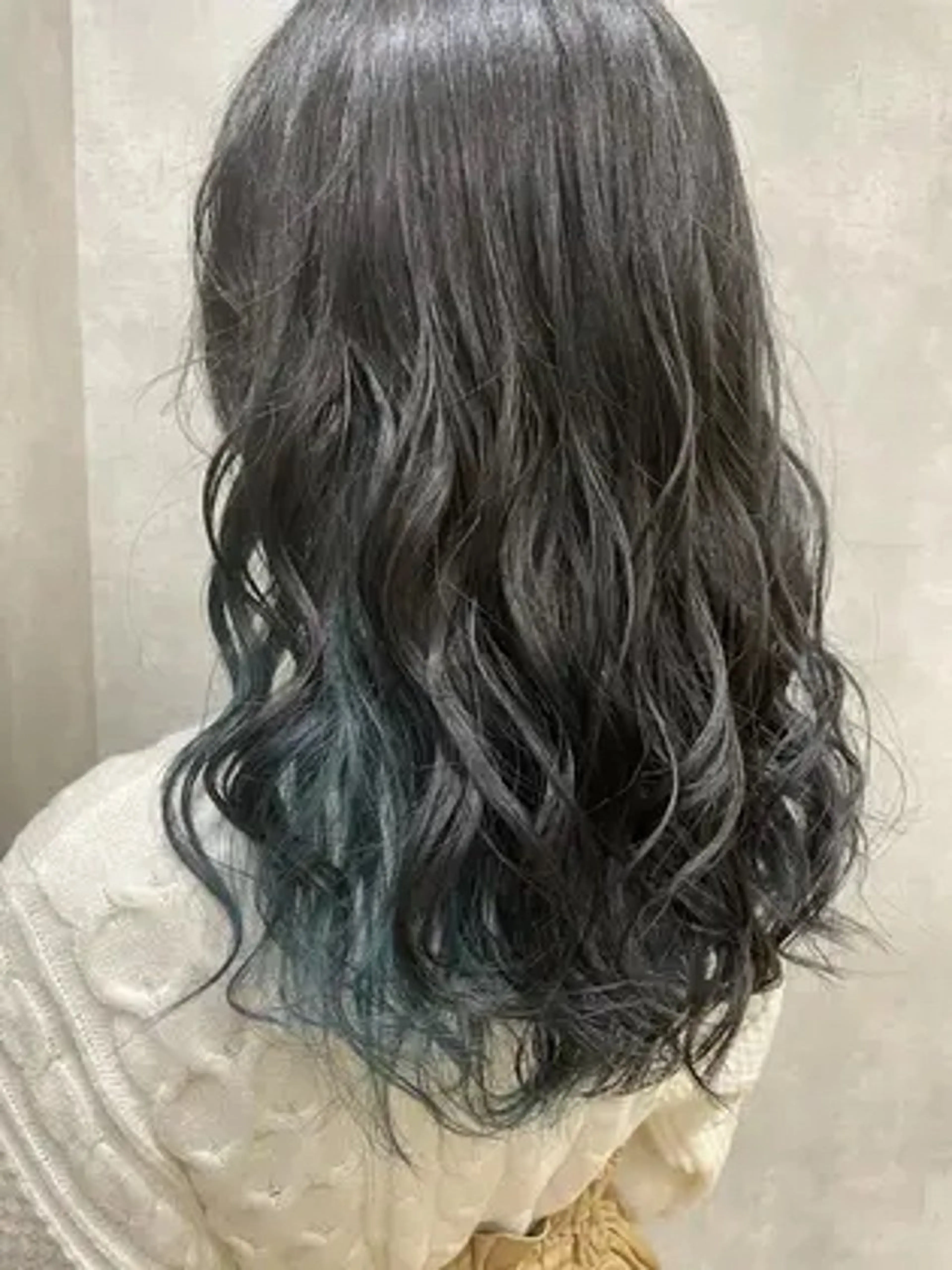 ロング カラー カイン トゥゾーのヘアスタイル