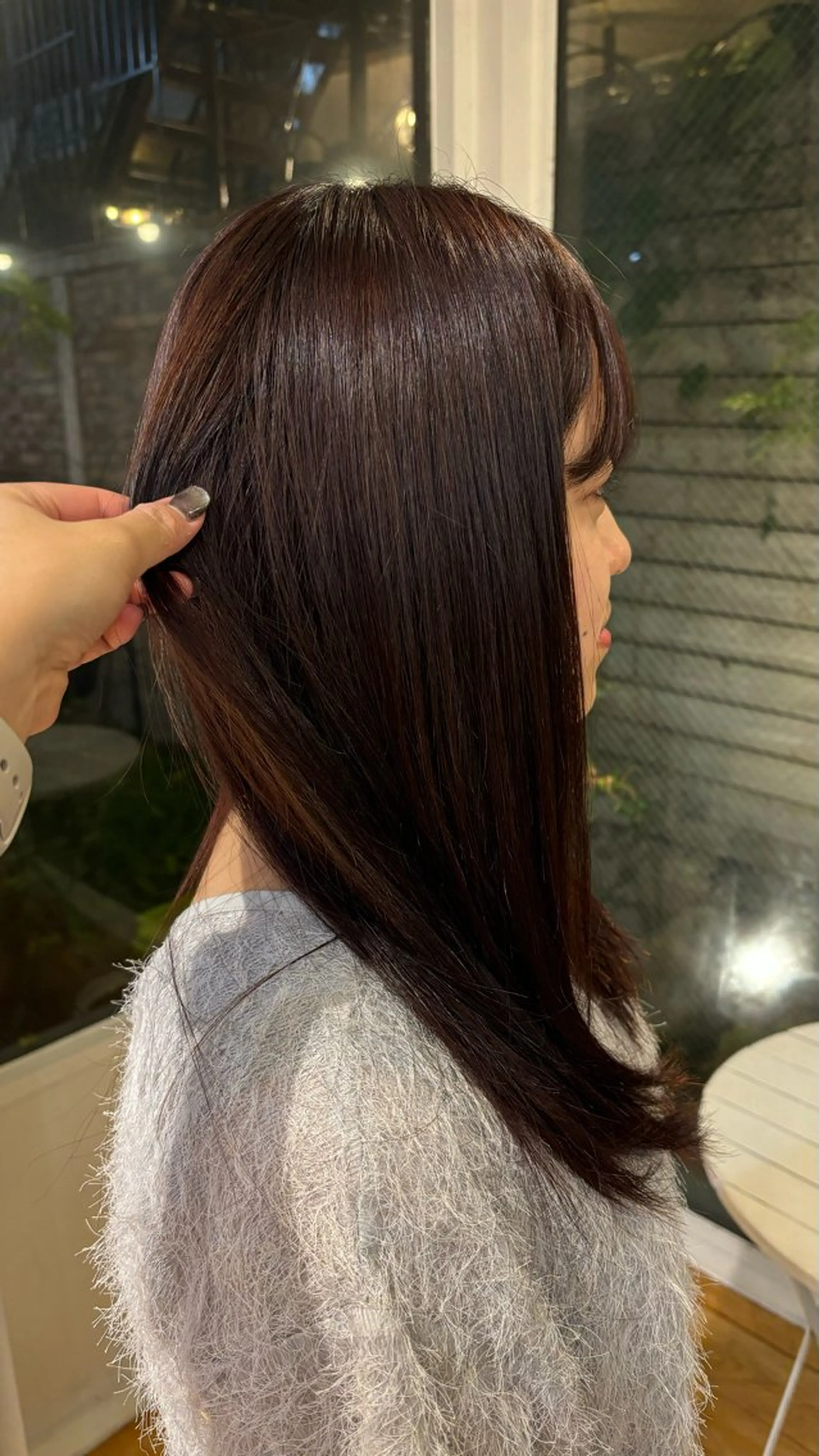 ロング カラー 山根 彩未のヘアスタイル
