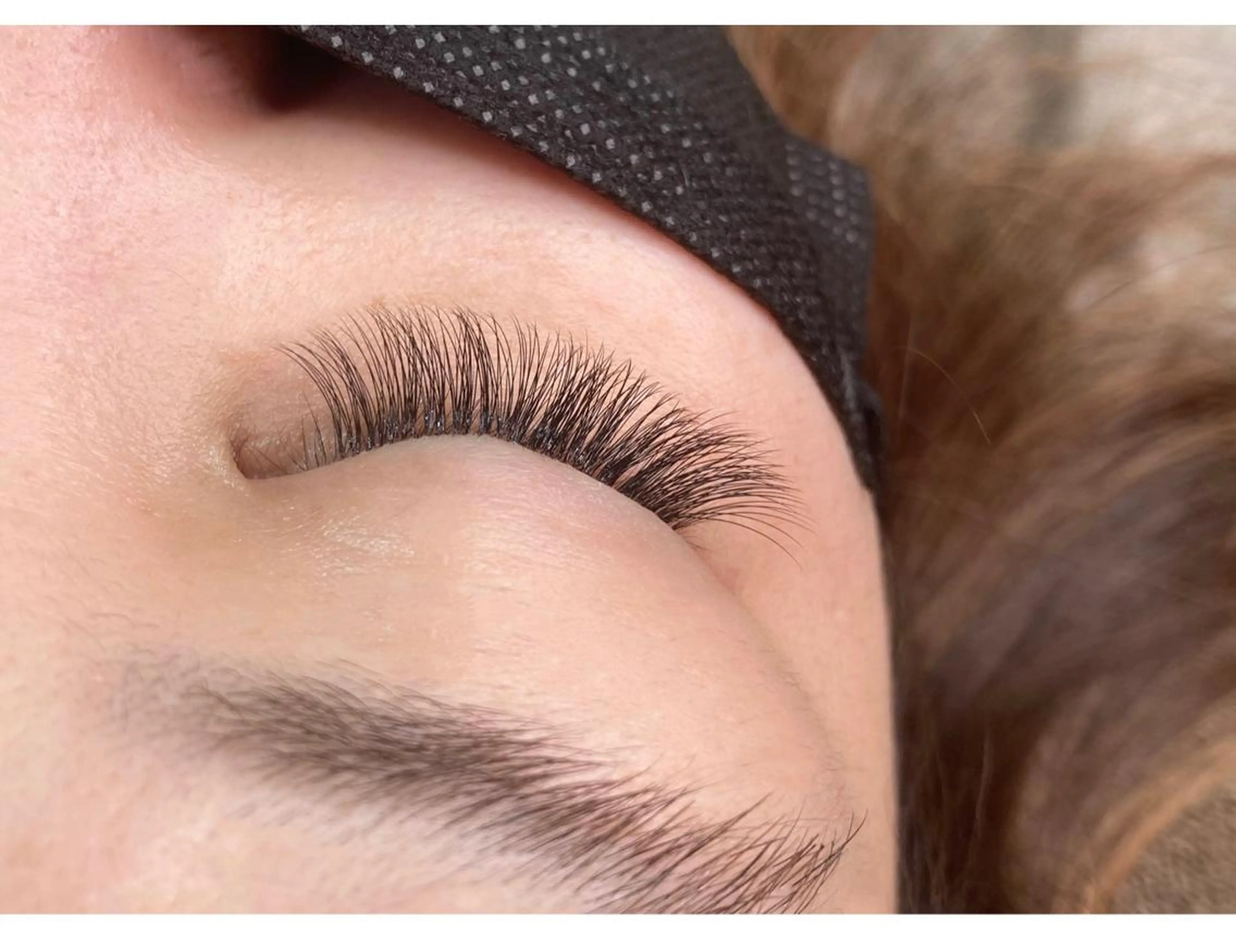 マツエク・マツパ ボリュームラッシュ サン美容室所属・サン美容室 ♡の眉毛・アイブロウイメージ